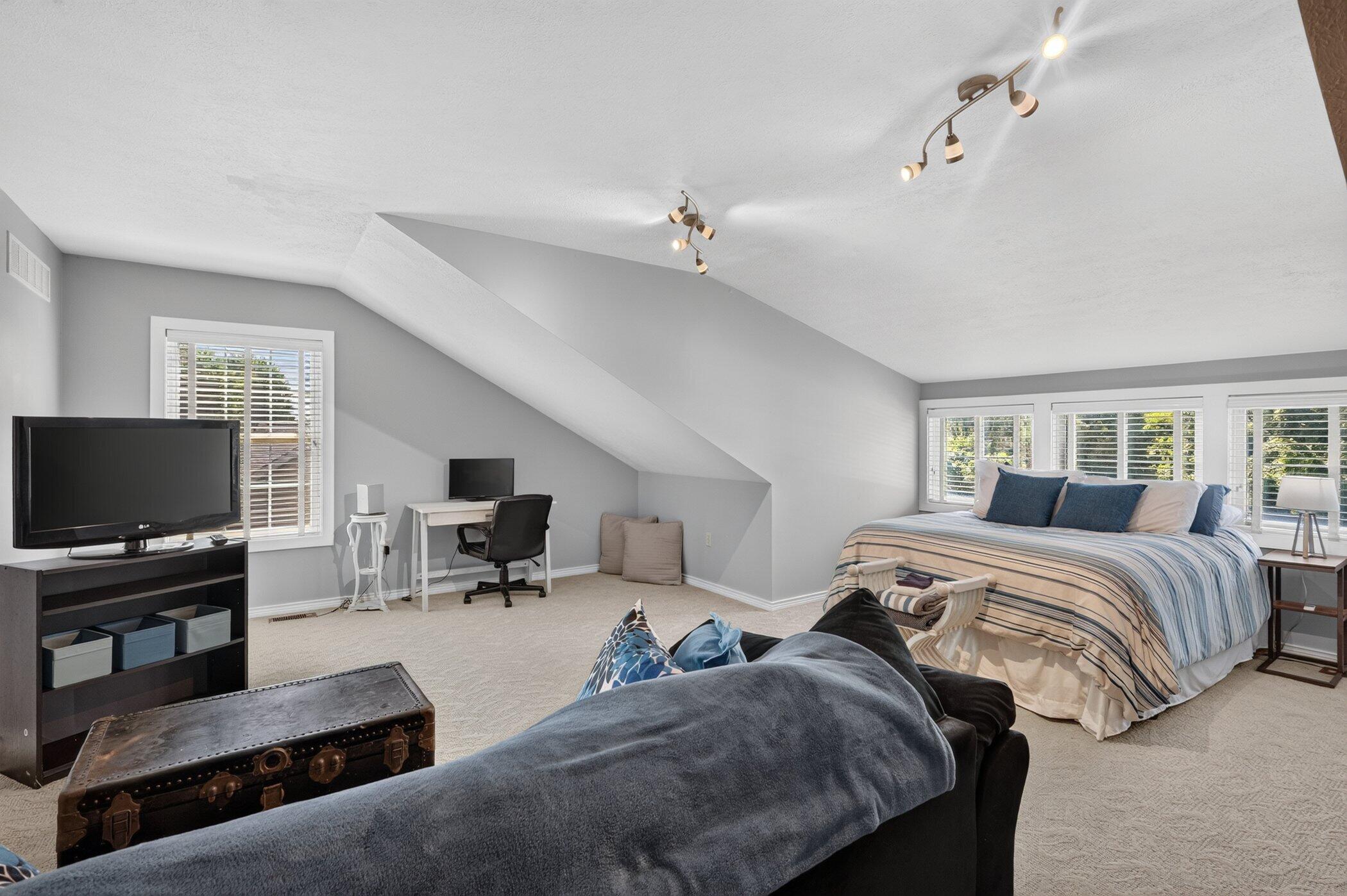 15 Longmeadow Lane Property Photo 24