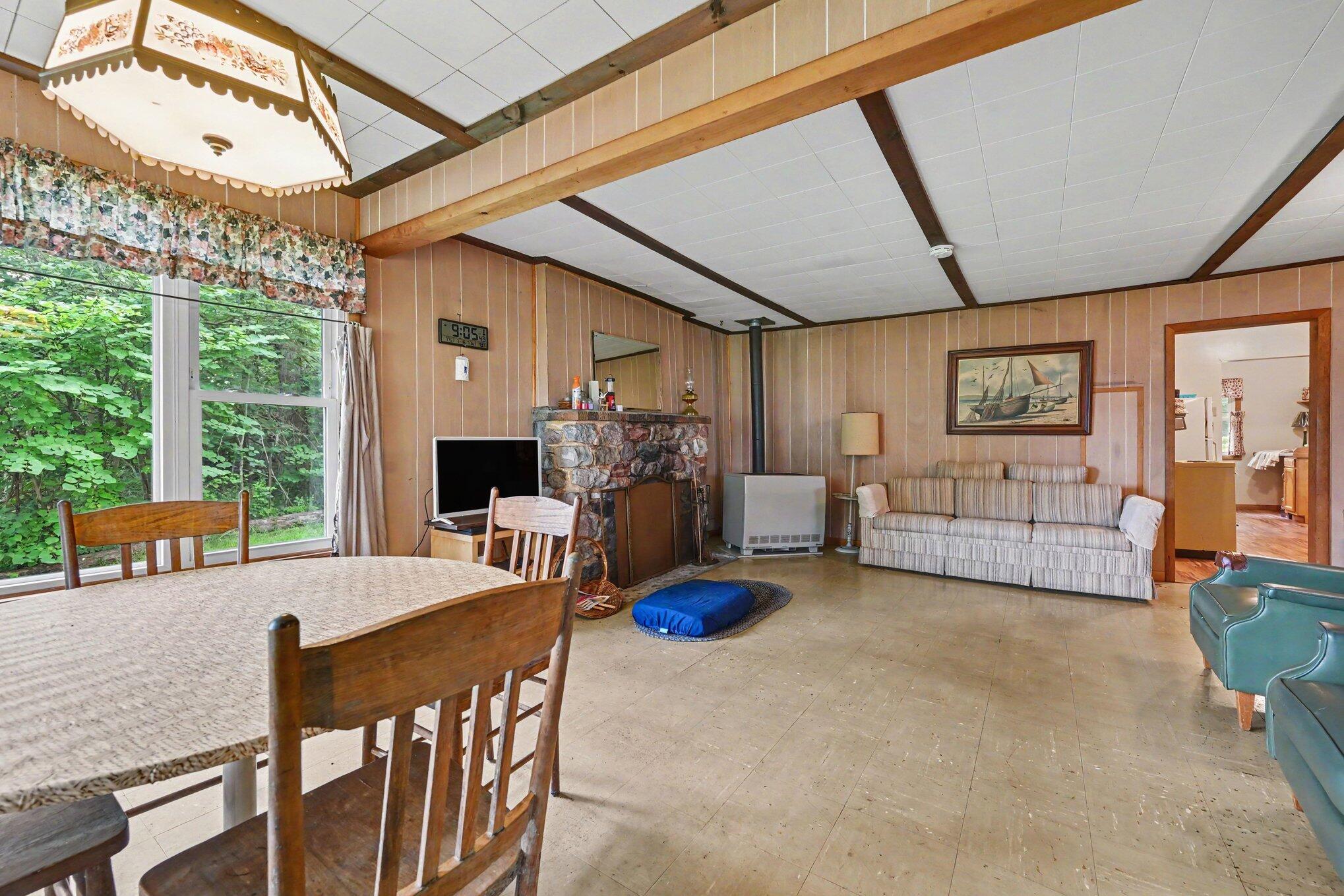 45296 15th Avenue Property Photo 5