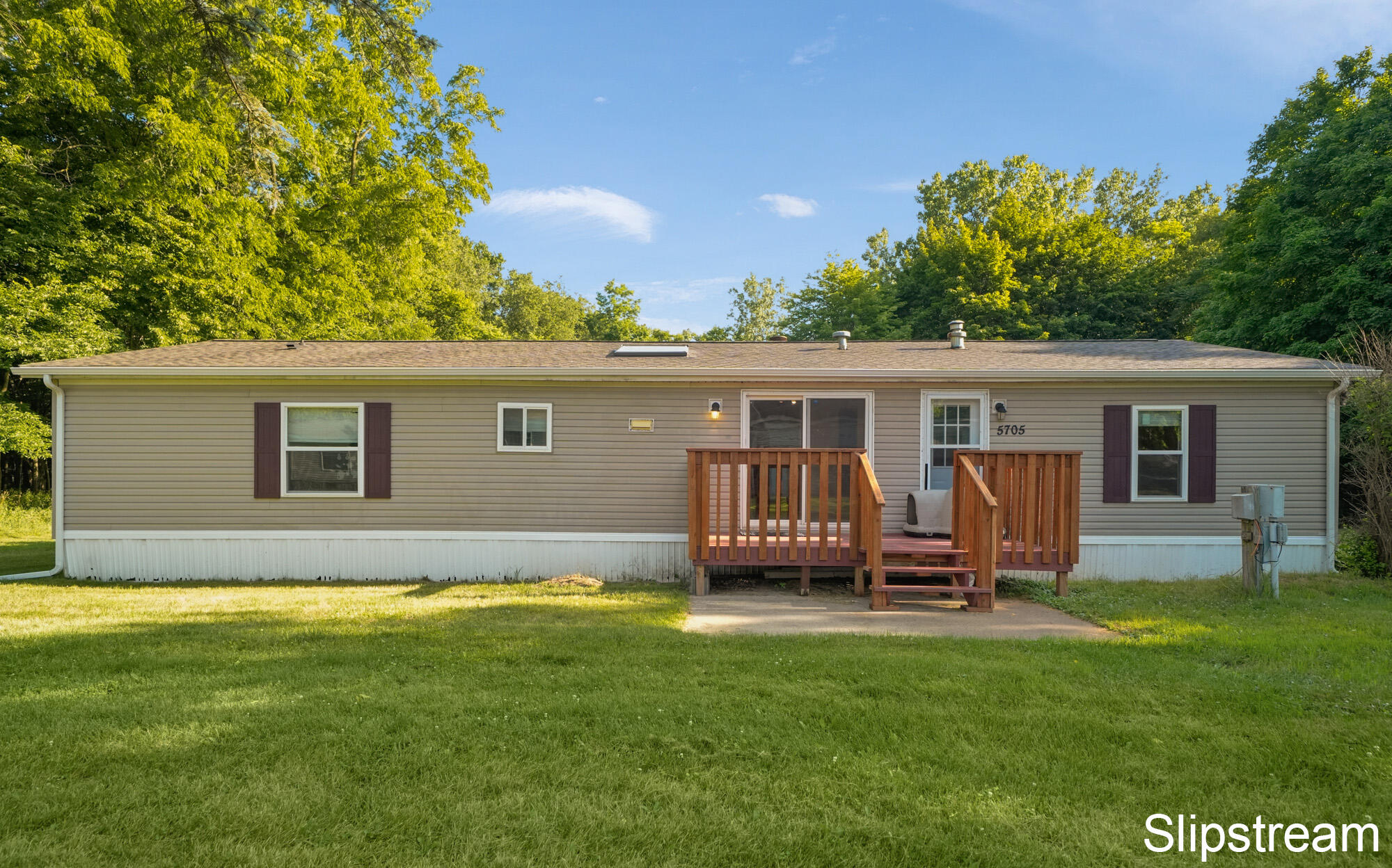 5705 E Riverside Drive Property Photo 1