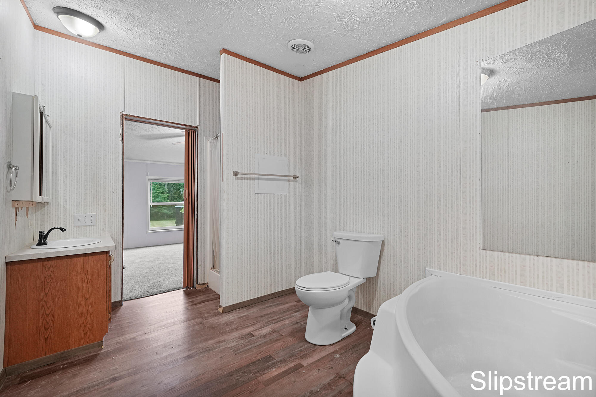 5705 E Riverside Drive Property Photo 10
