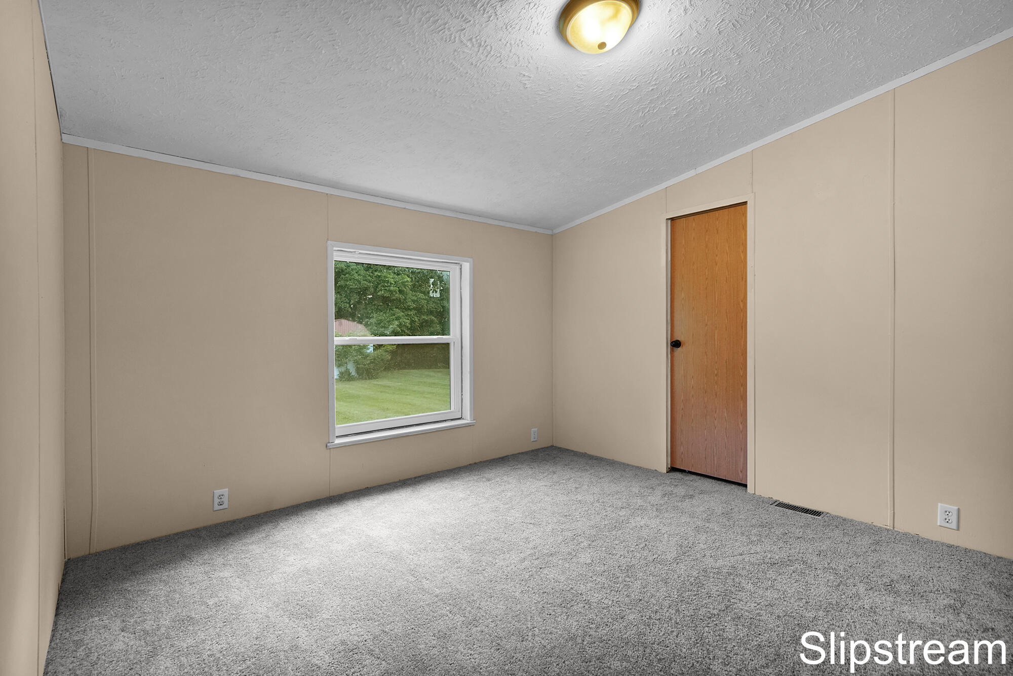 5705 E Riverside Drive Property Photo 13