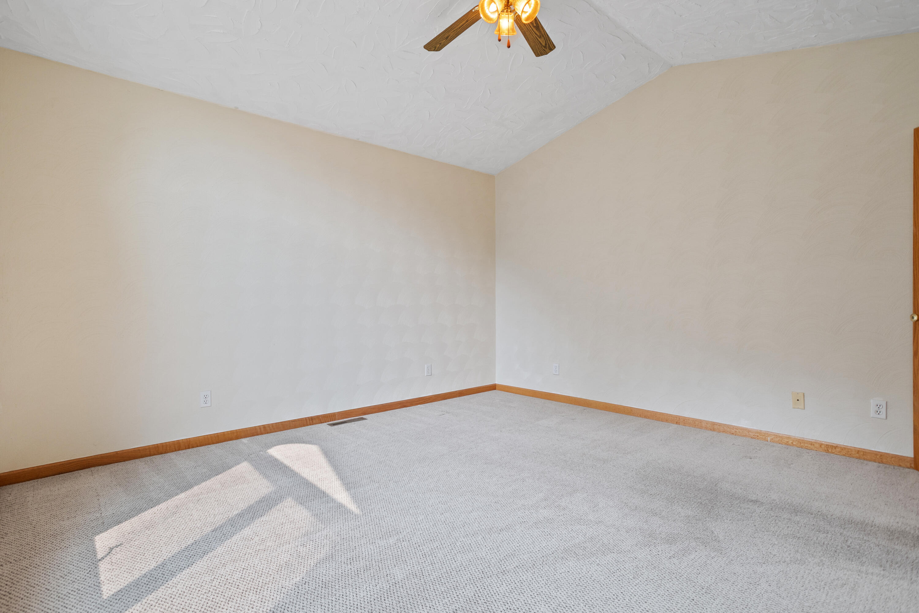 8270 Huff Road Property Photo 11