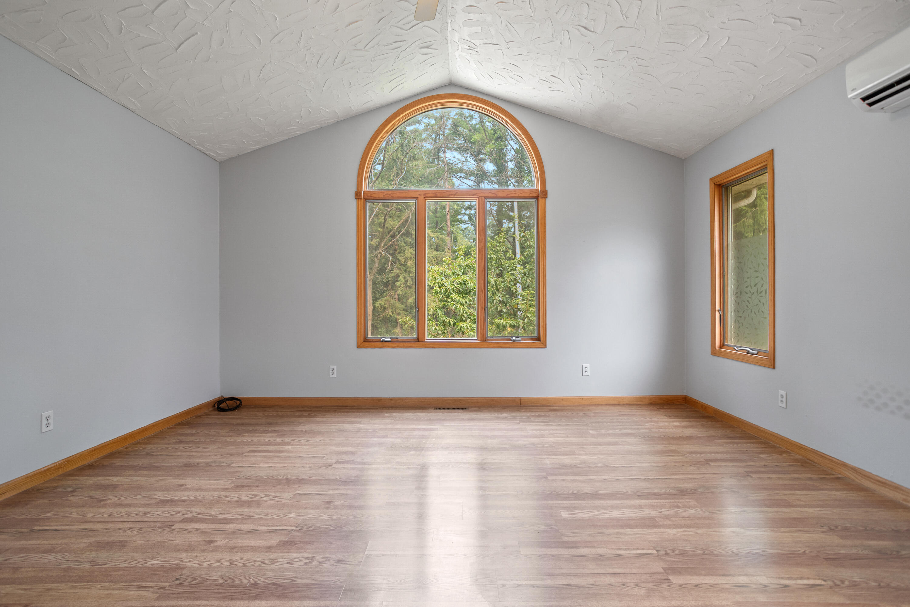 8270 Huff Road Property Photo 13