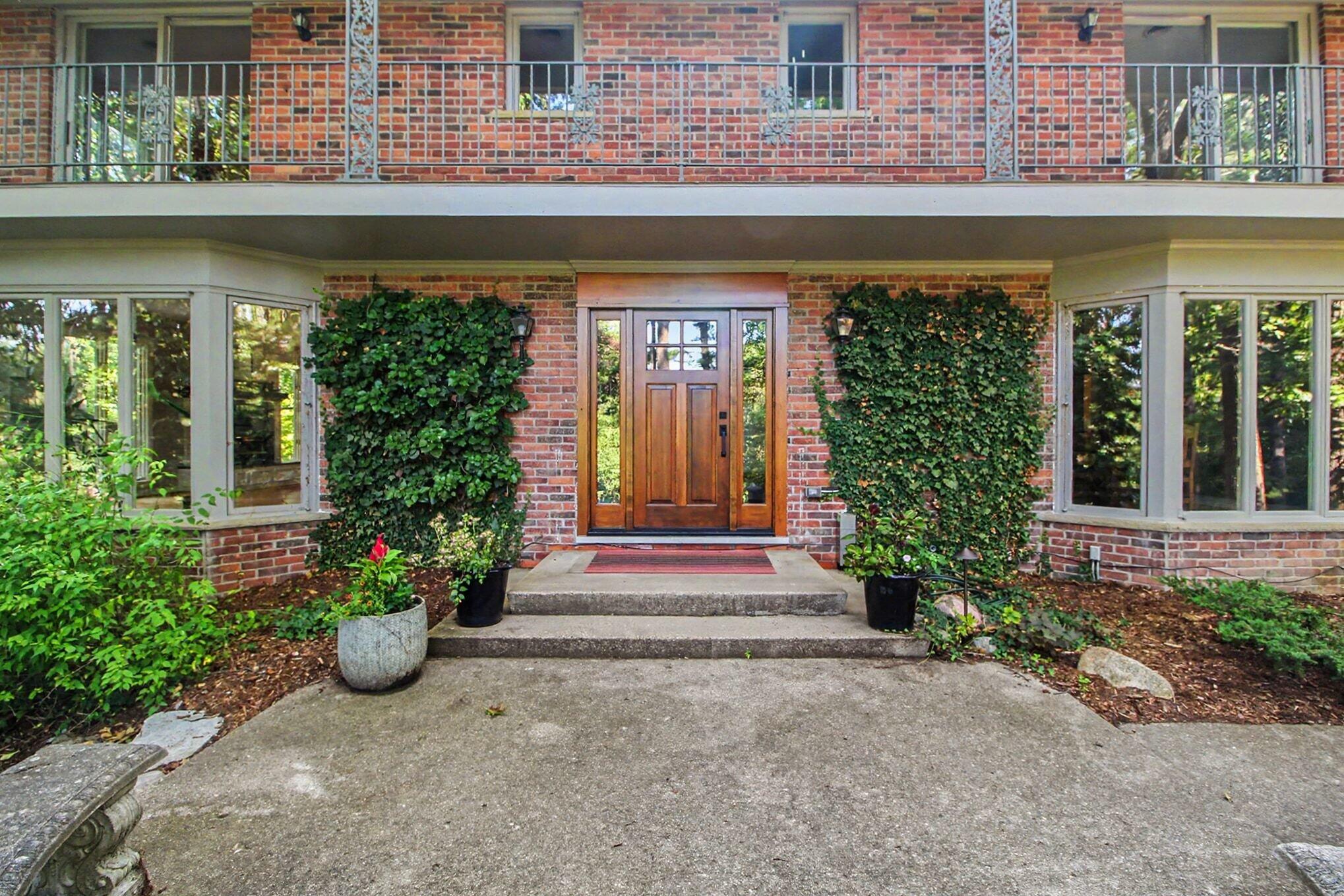 432 Riverview Drive Property Photo 2