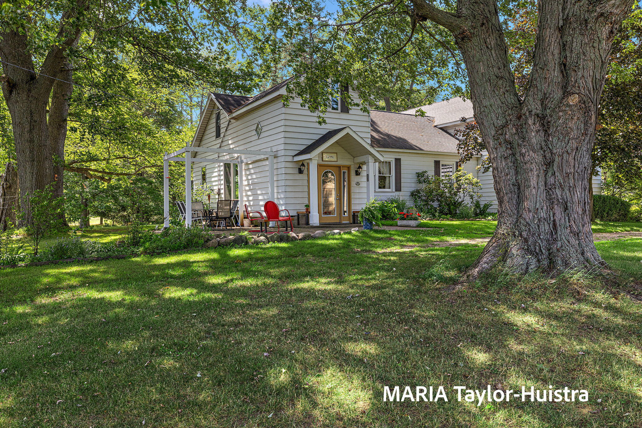 13388 Rich Street Property Photo 5