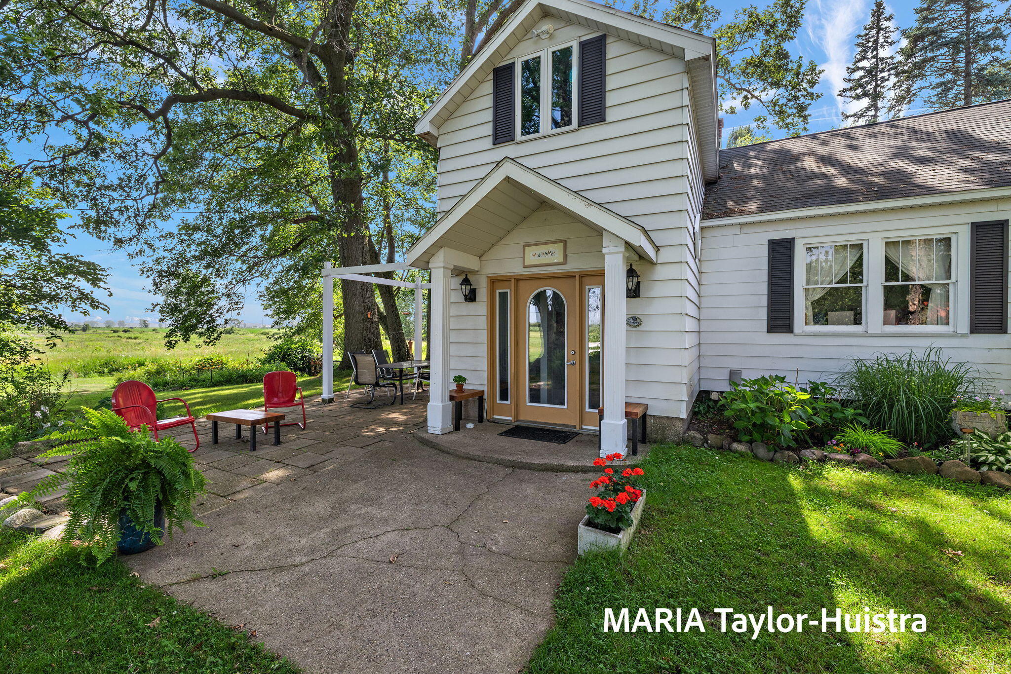 13388 Rich Street Property Photo 6