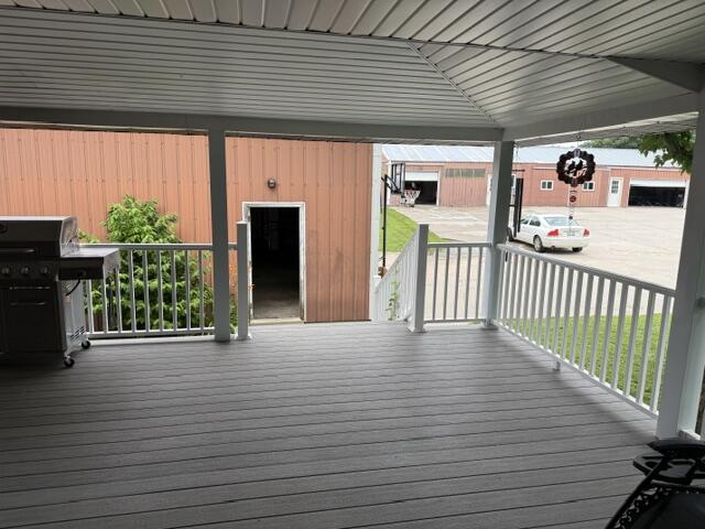 4850 N Bollinger Road Property Photo 5