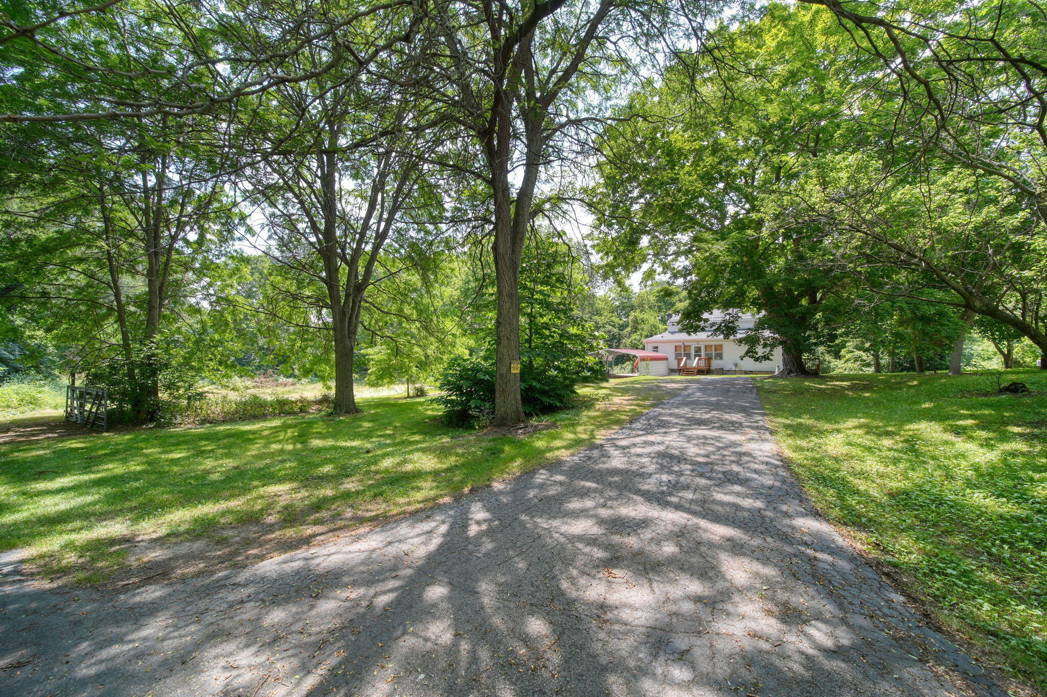 1533 E Munger Road Property Photo 1