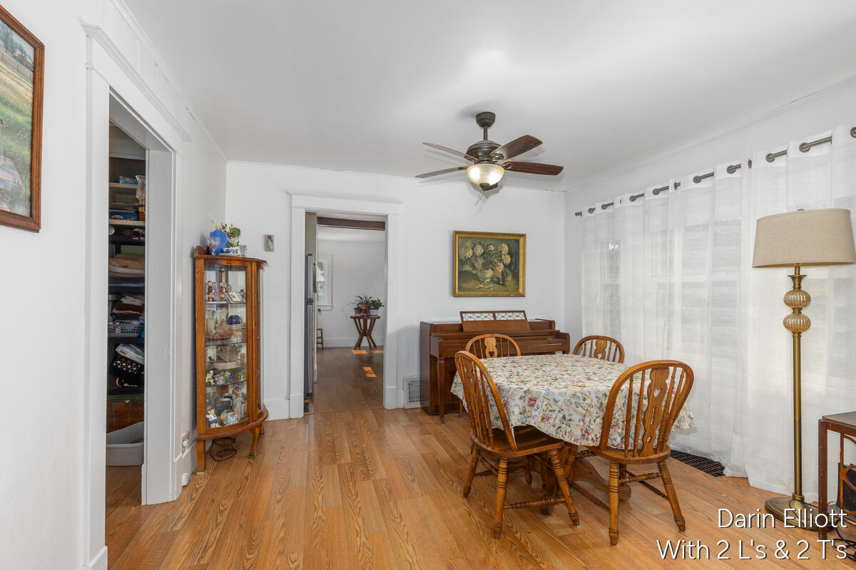 910 W Lincoln Avenue Property Photo 8