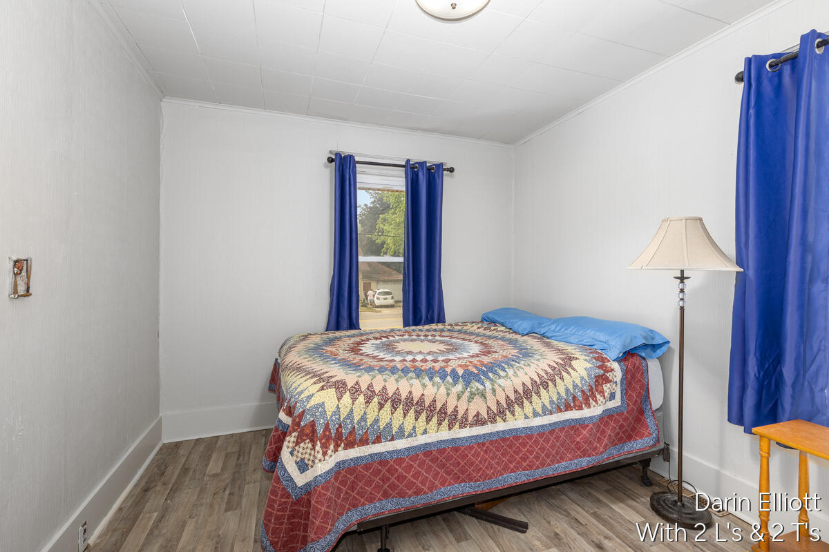 910 W Lincoln Avenue Property Photo 13