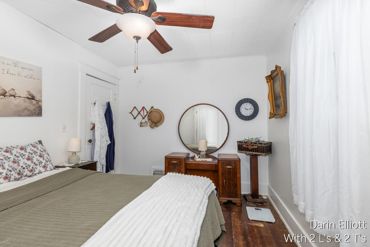 910 W Lincoln Avenue Property Photo 16