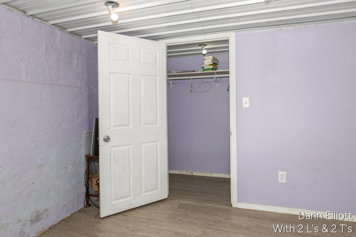 910 W Lincoln Avenue Property Photo 21