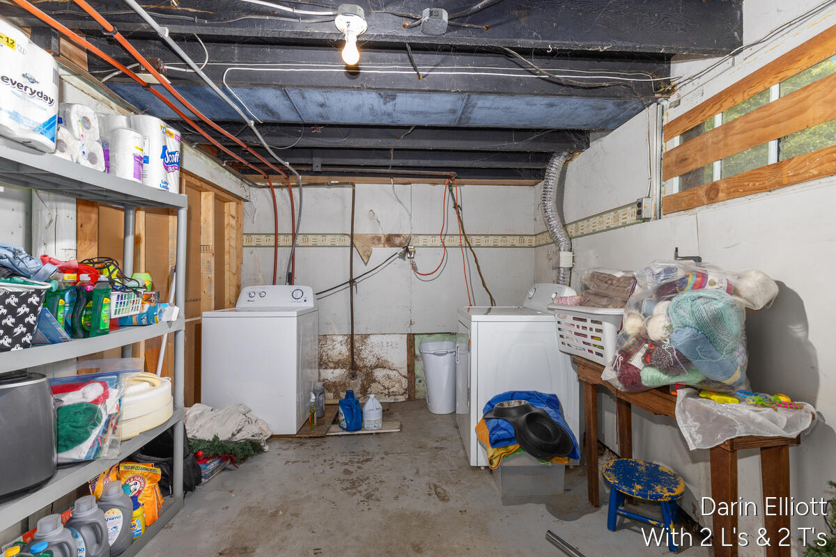 910 W Lincoln Avenue Property Photo 23