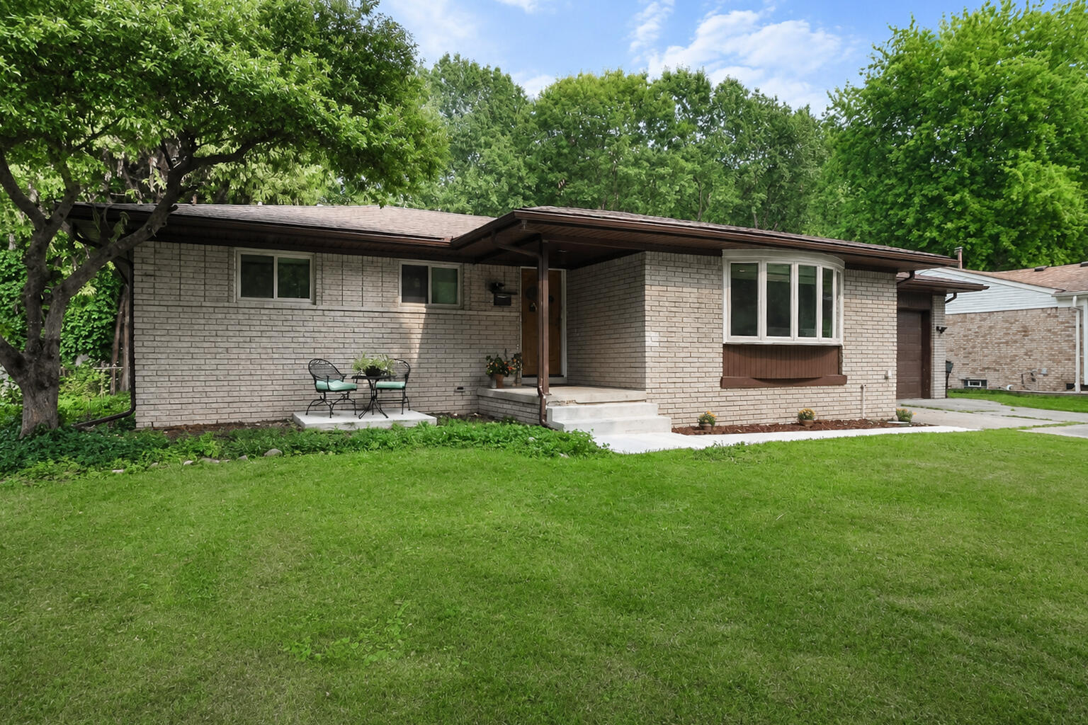 53284 Wolf Drive Property Photo 1