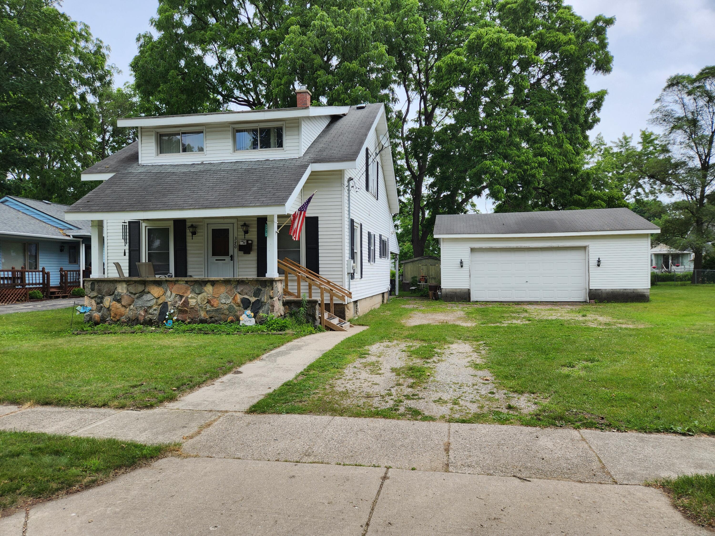 370 Sigsbee Street Property Photo 1