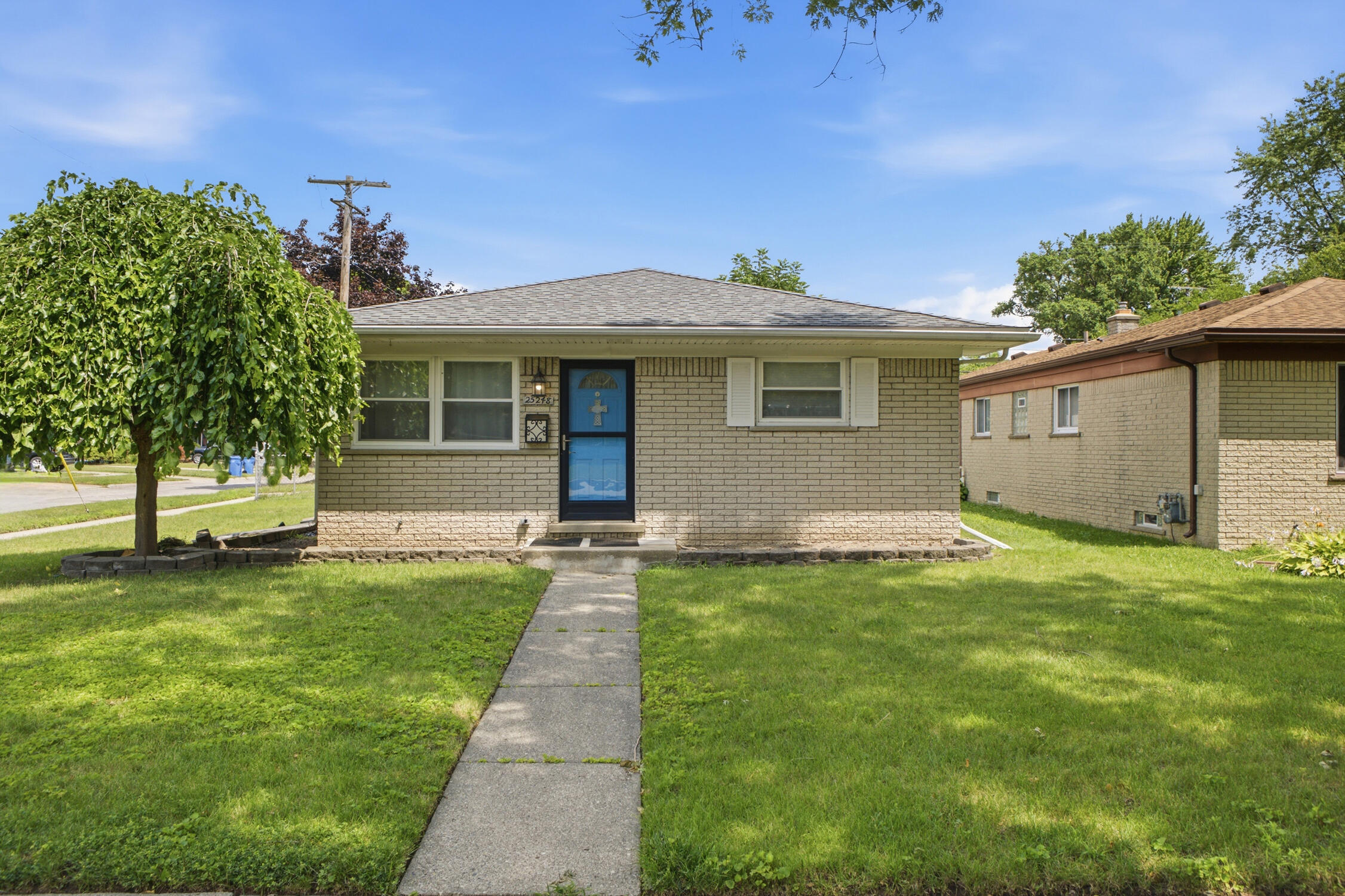 25248 Hass Street Property Photo 1