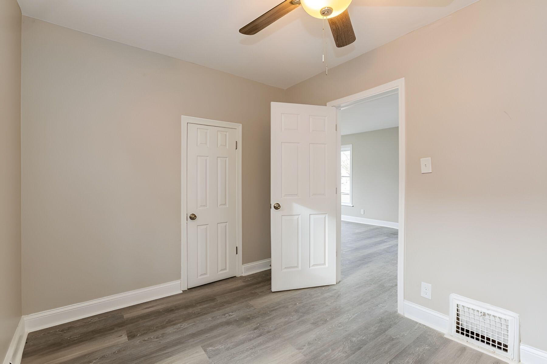 979 Lavette Avenue Property Photo 13