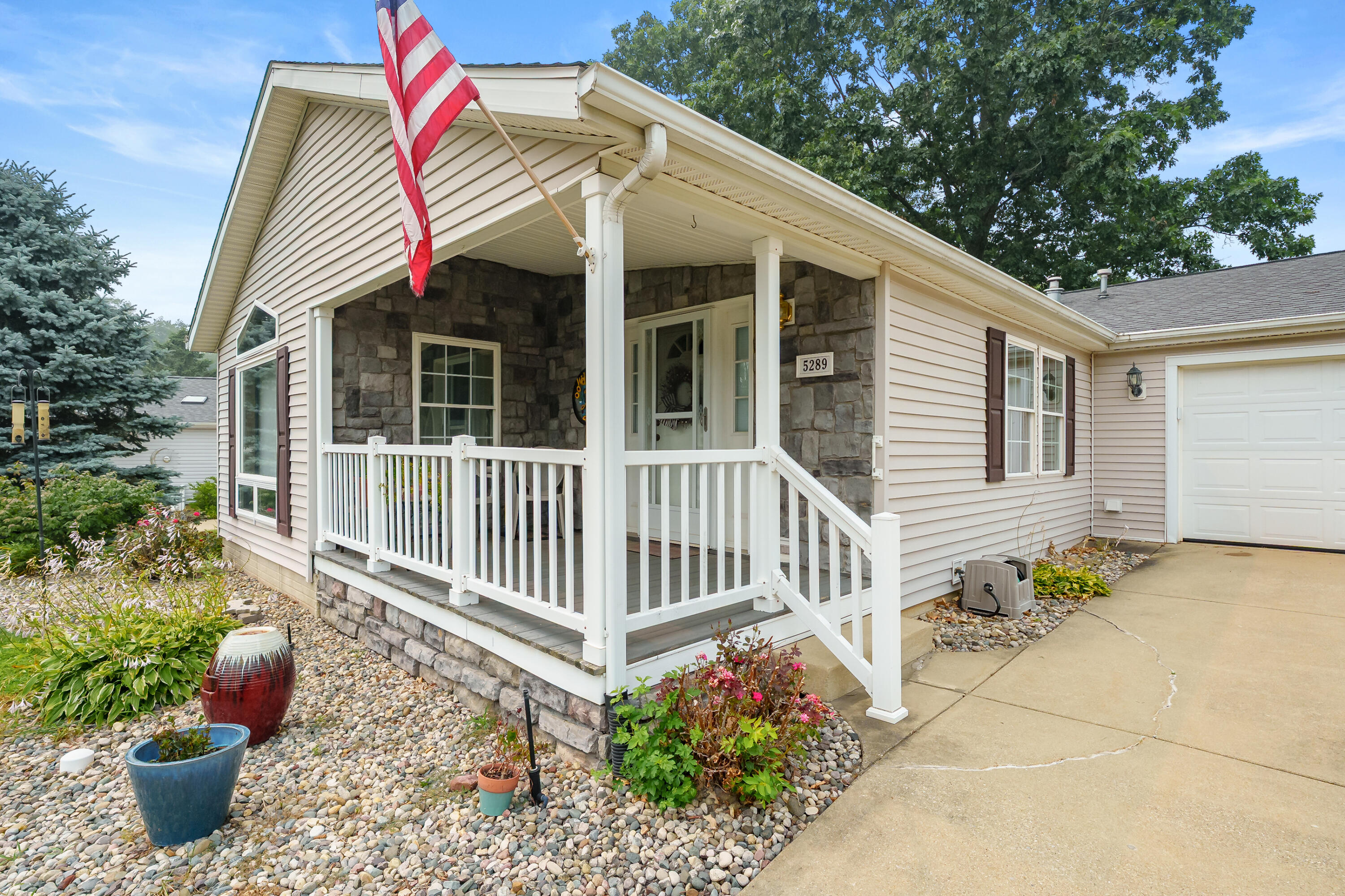 5289 Pine Arbor Ridge Property Photo 1