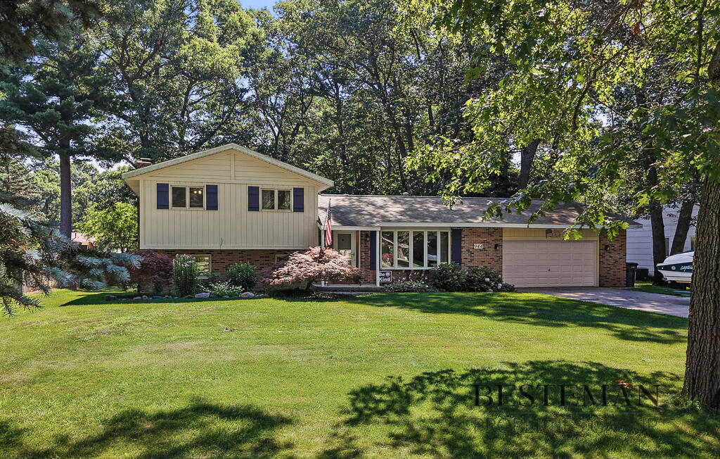 944 W Fennwood Circle Property Photo 1