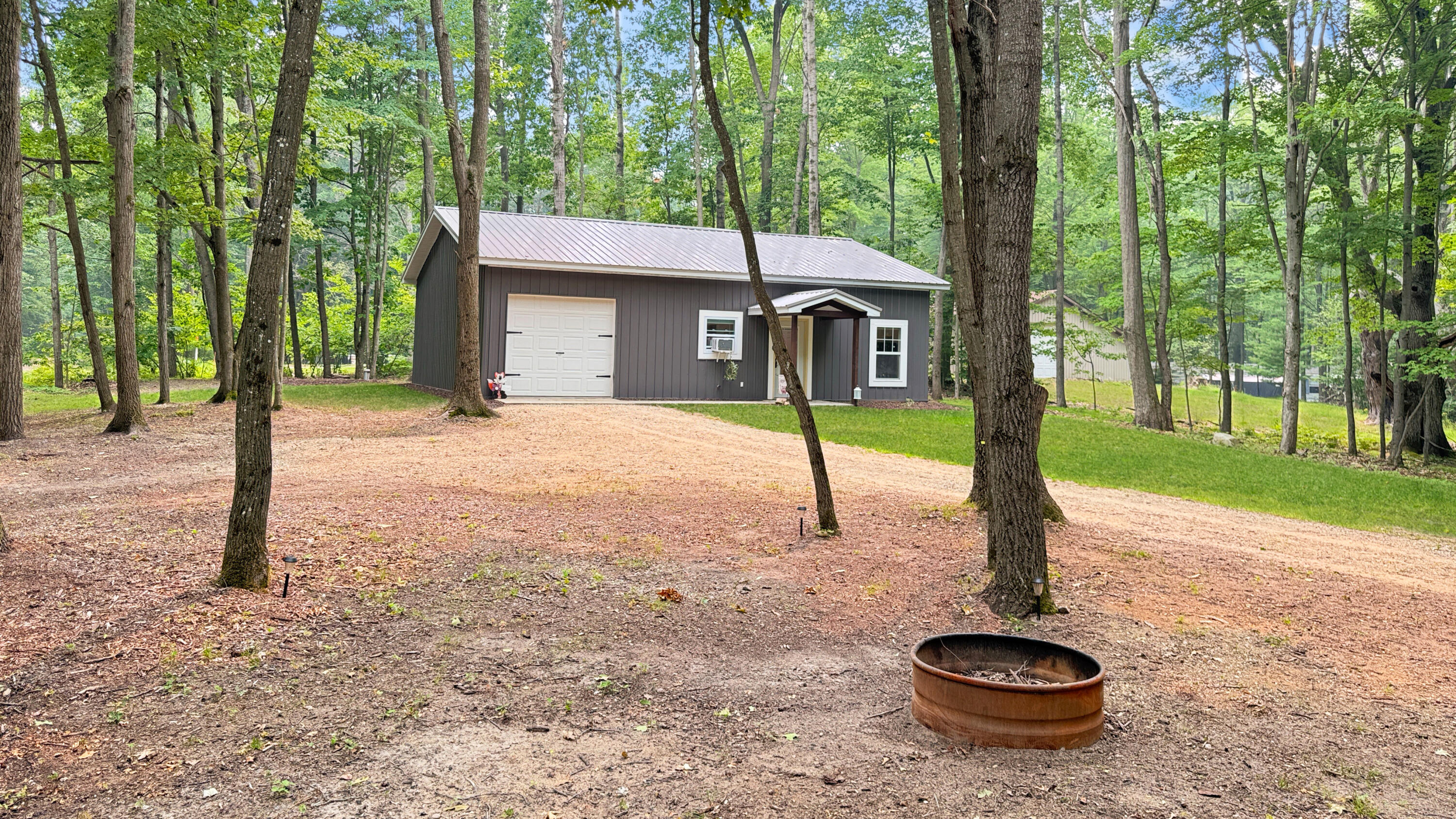 99 Middle Trail Property Photo 1