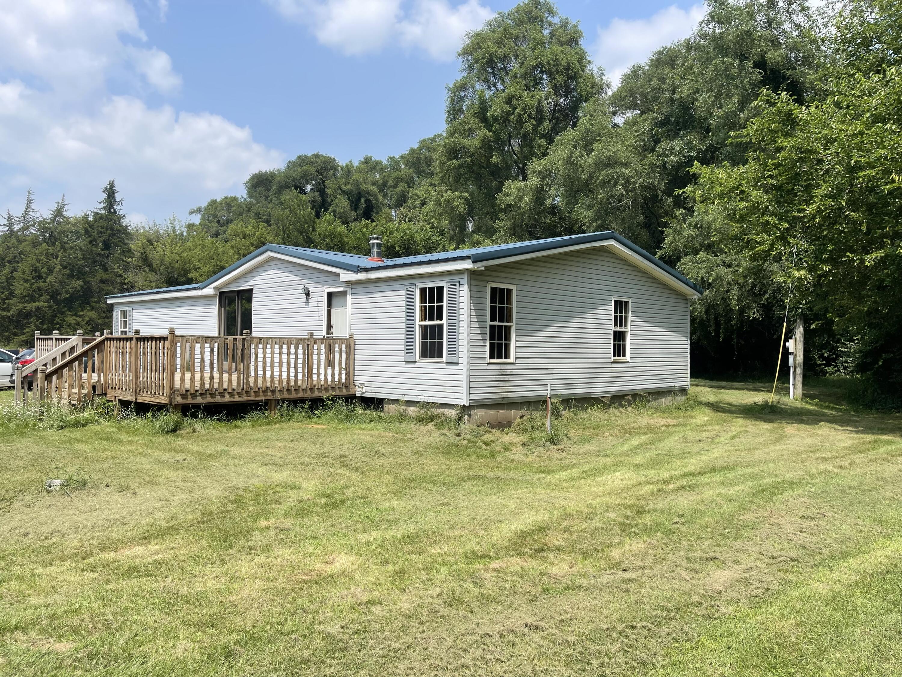 13830 Riverside Drive Property Photo 1