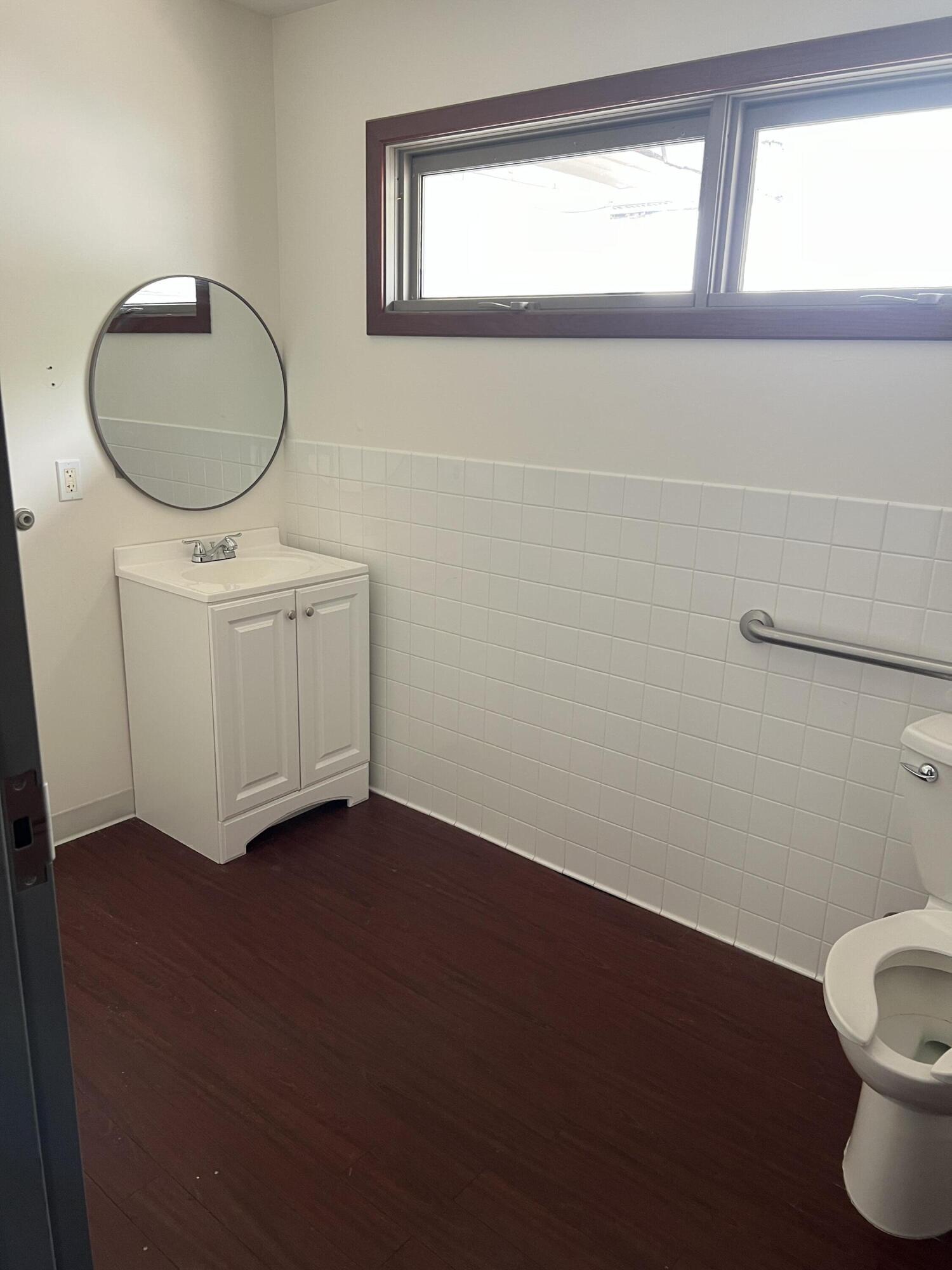 601 S Beacon Boulevard 111 Property Photo 8