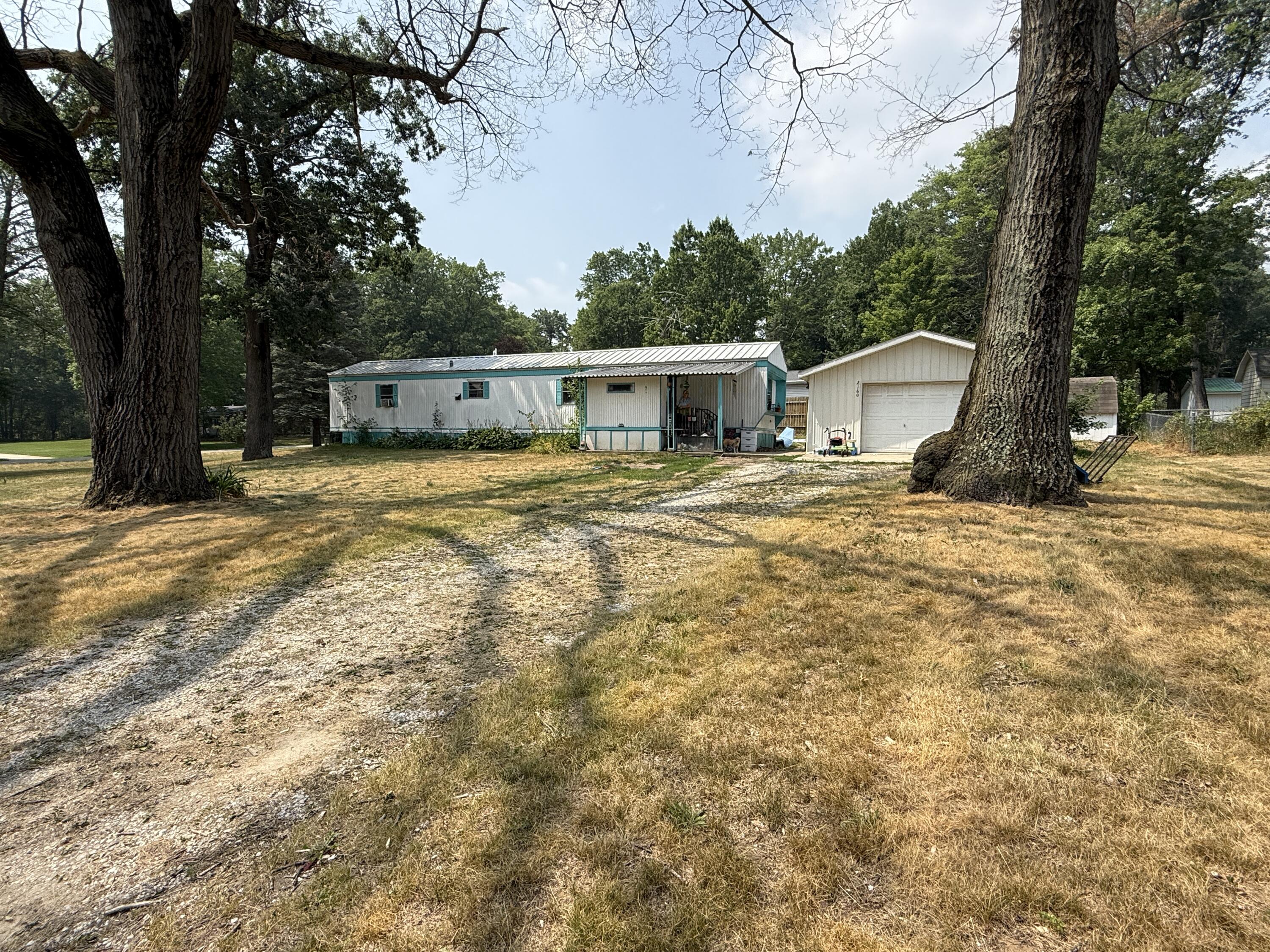 2160 Oak Ridge Drive Property Photo 1