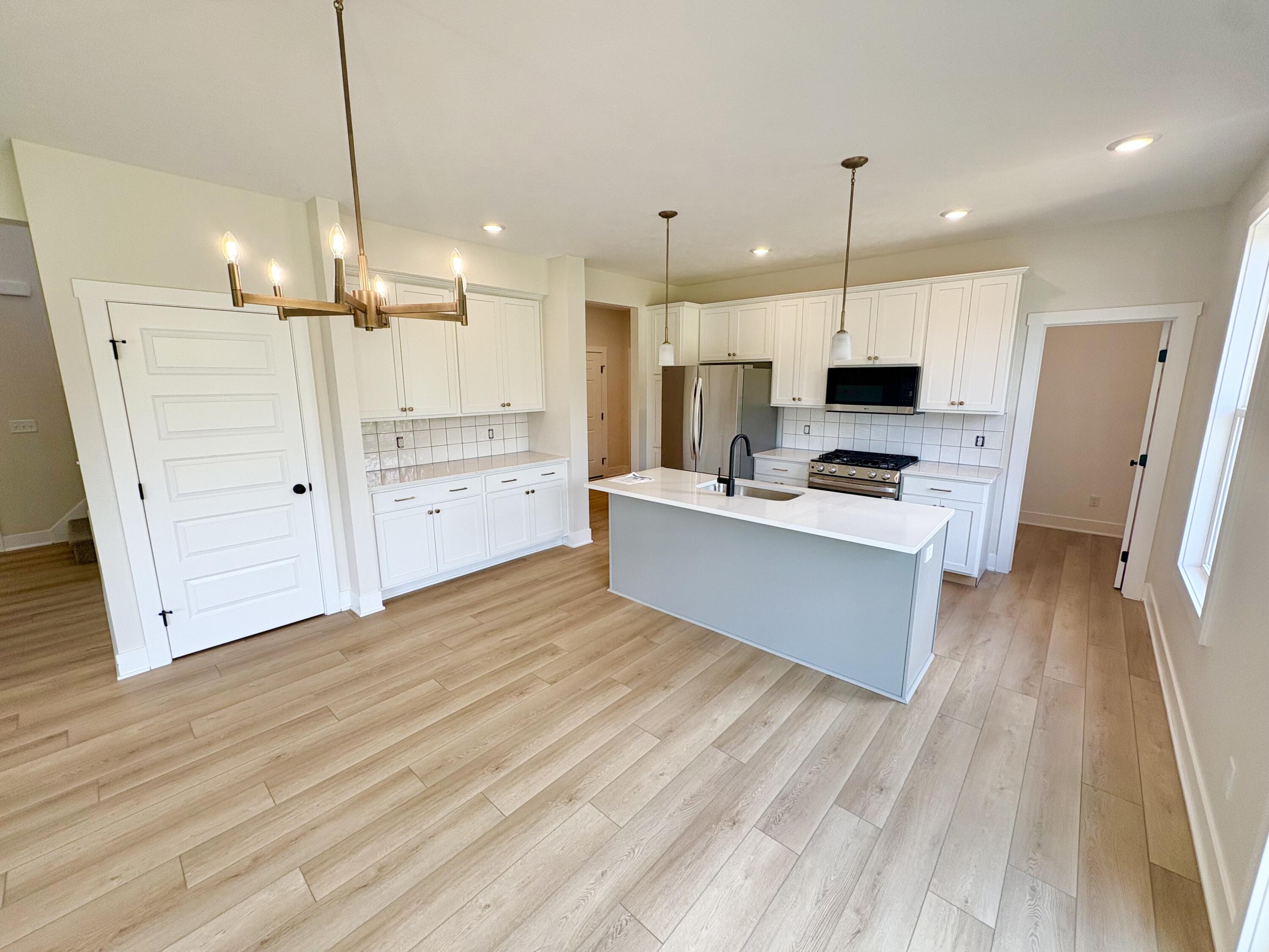8321 Kettle Oak Drive Se Property Photo 5