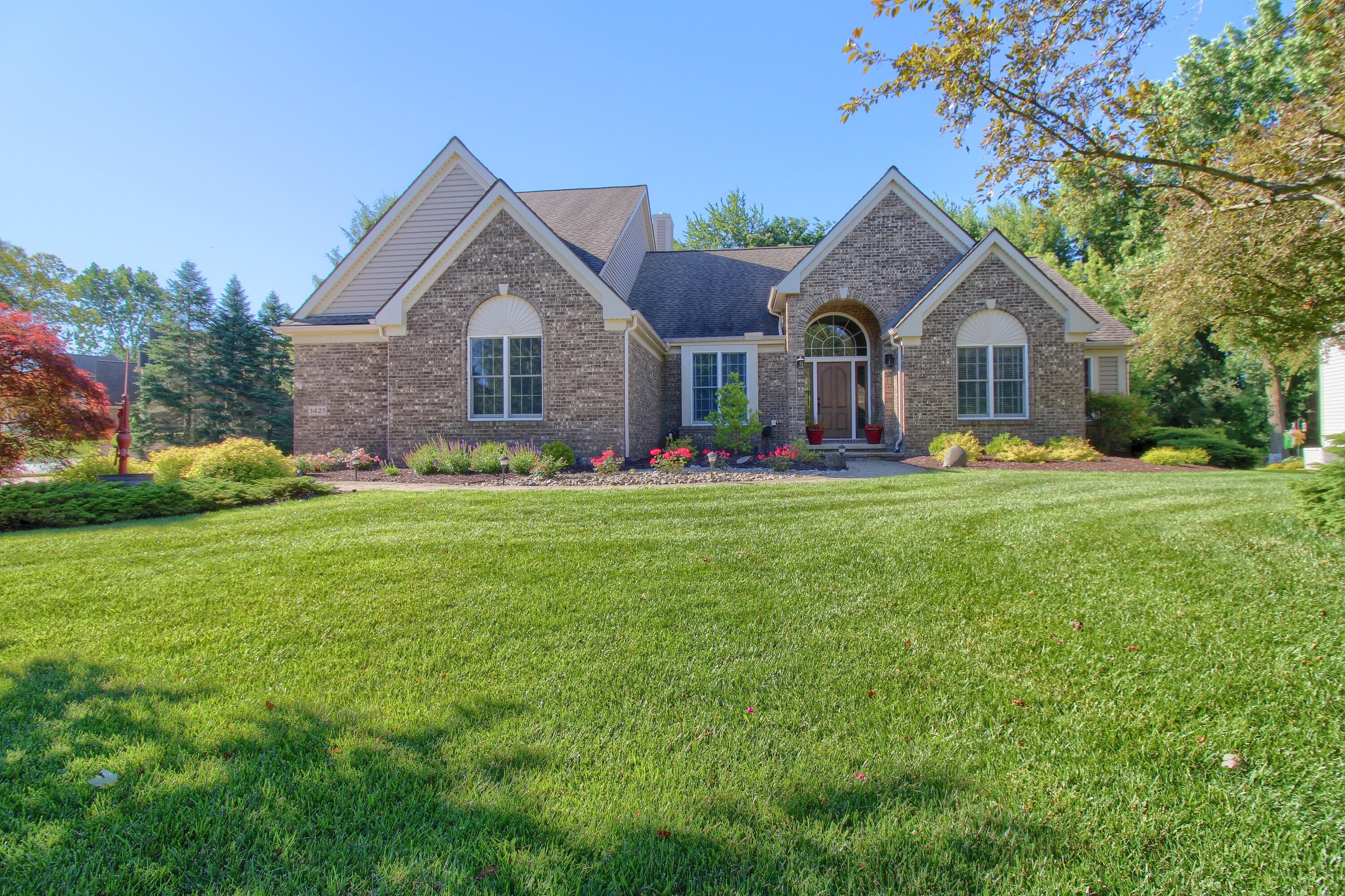 1421 W Greenfield Court