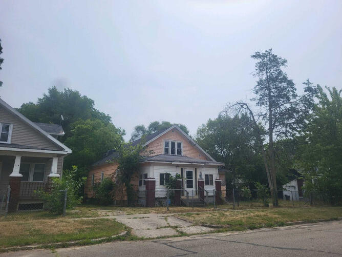 186 Howland Street