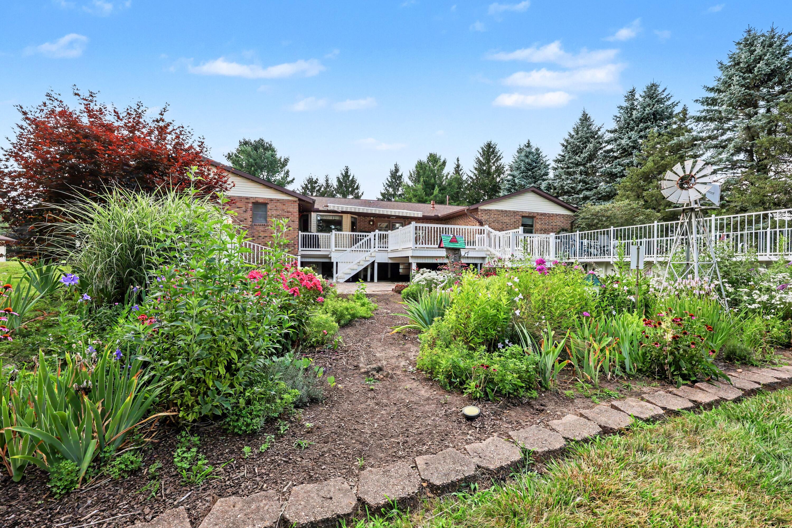 7373 Dell Road Property Photo 4
