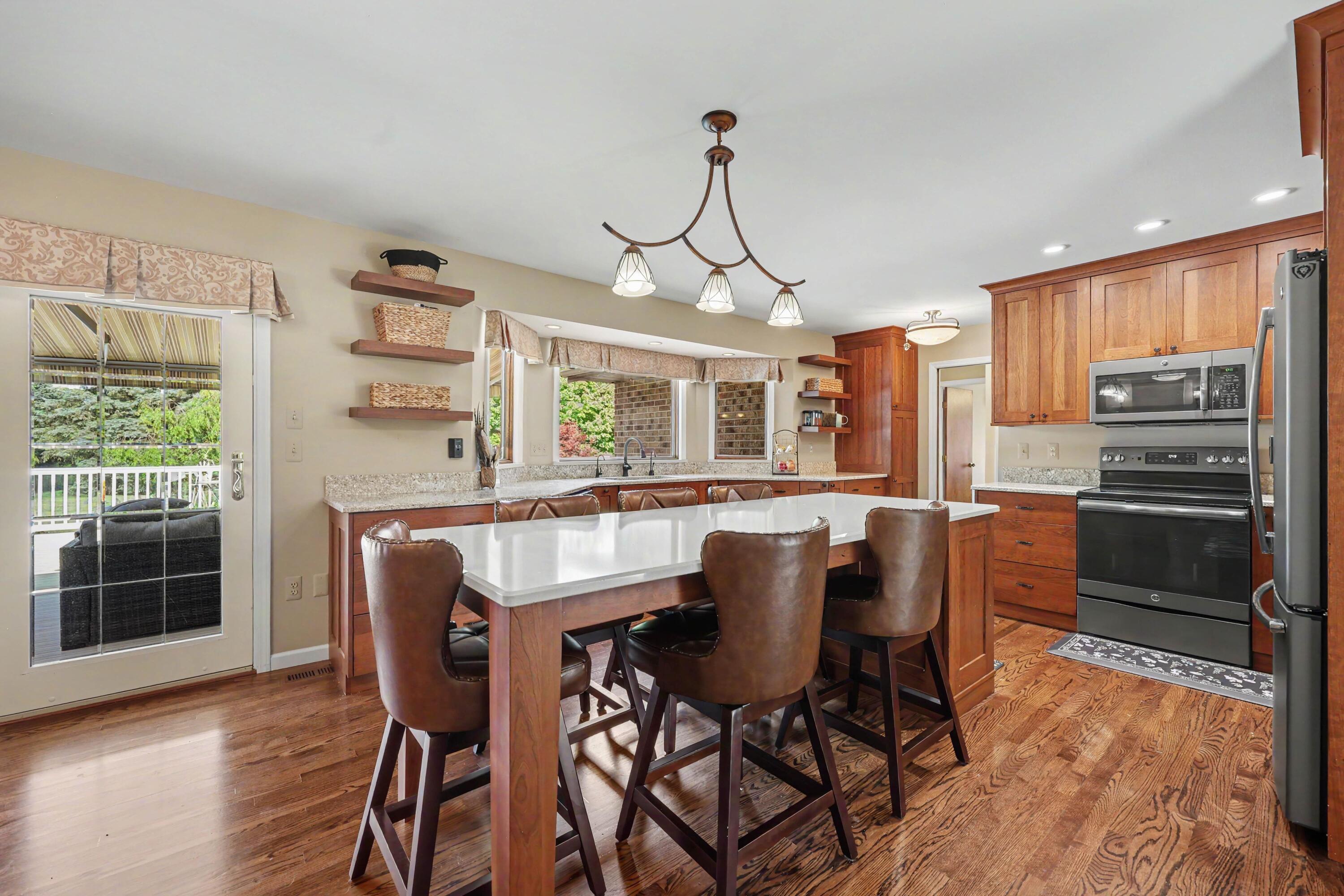 7373 Dell Road Property Photo 12