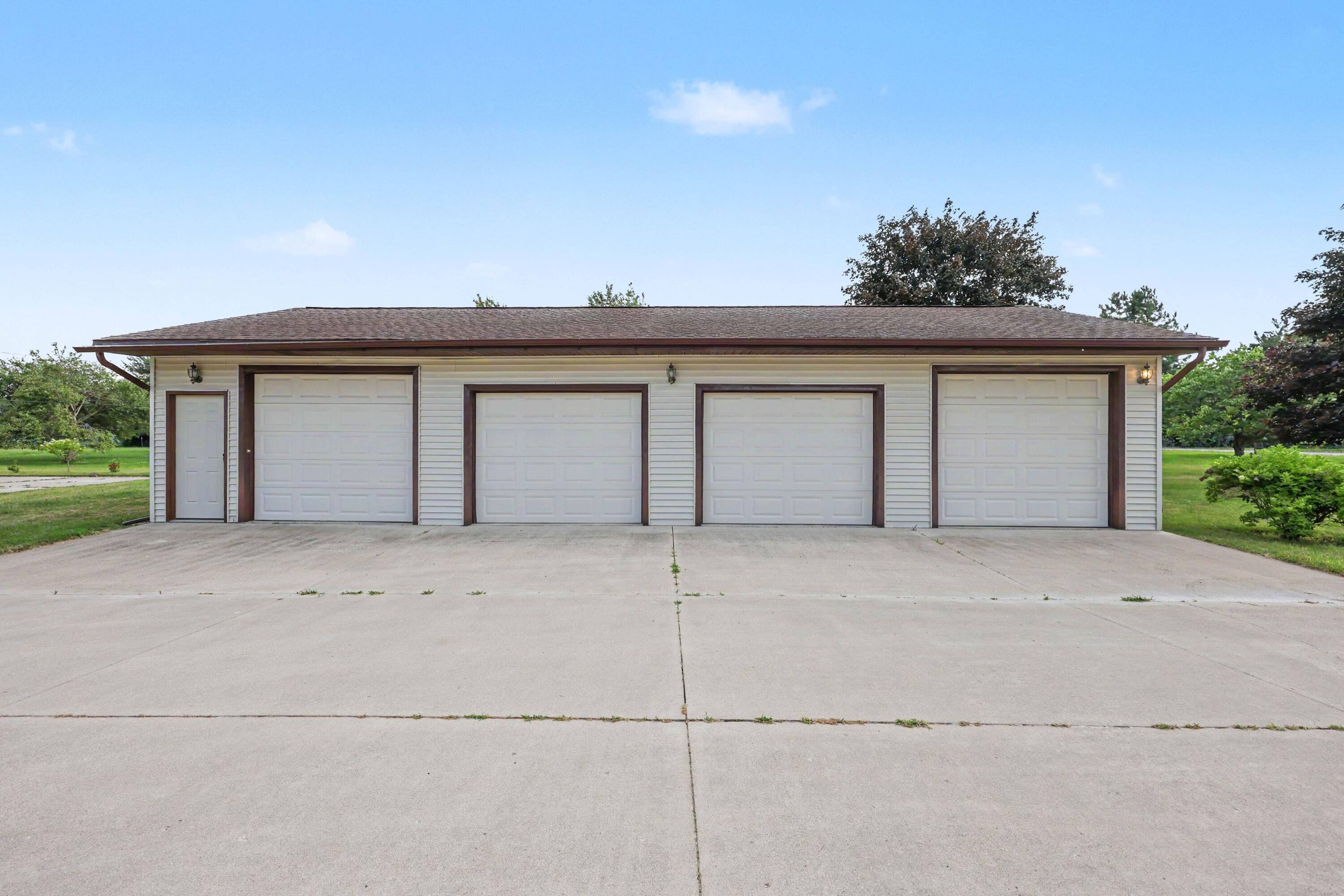 7373 Dell Road Property Photo 54