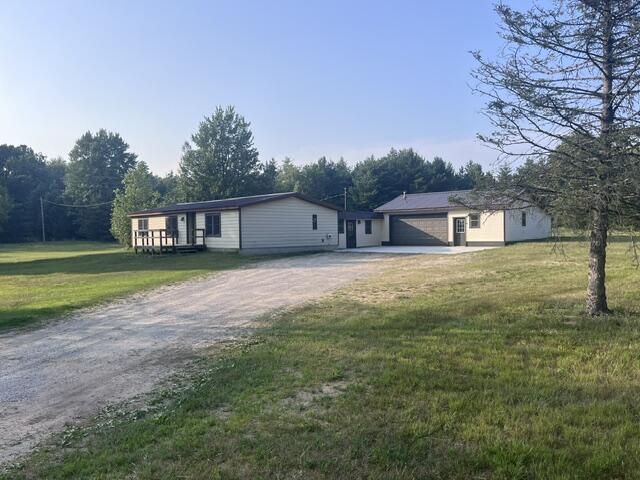 13542 Makinen Road Property Photo 3
