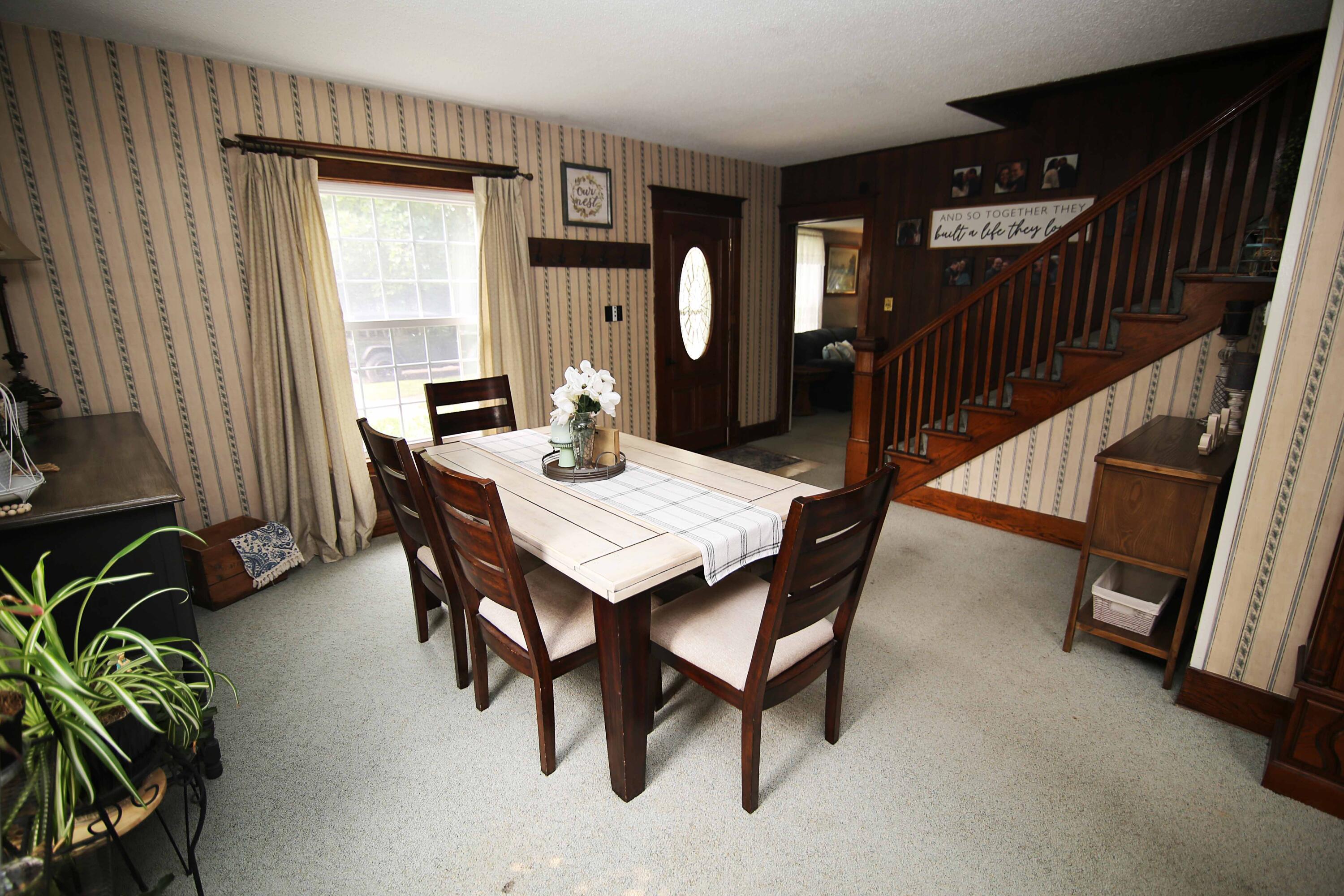 158 W Read Street Property Photo 3