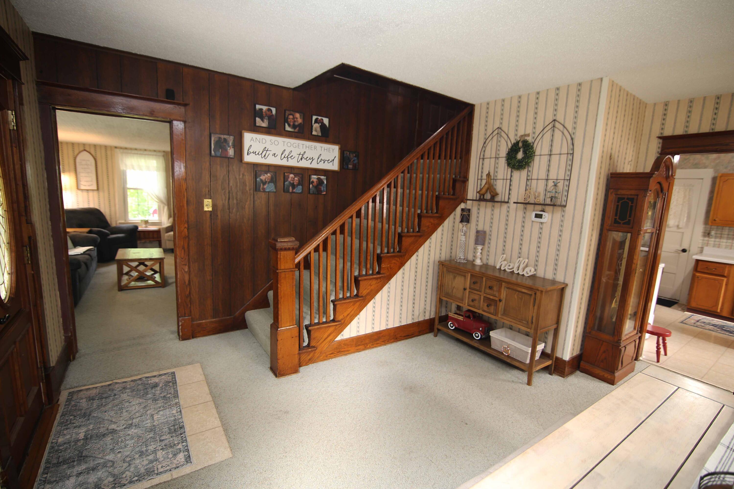 158 W Read Street Property Photo 4