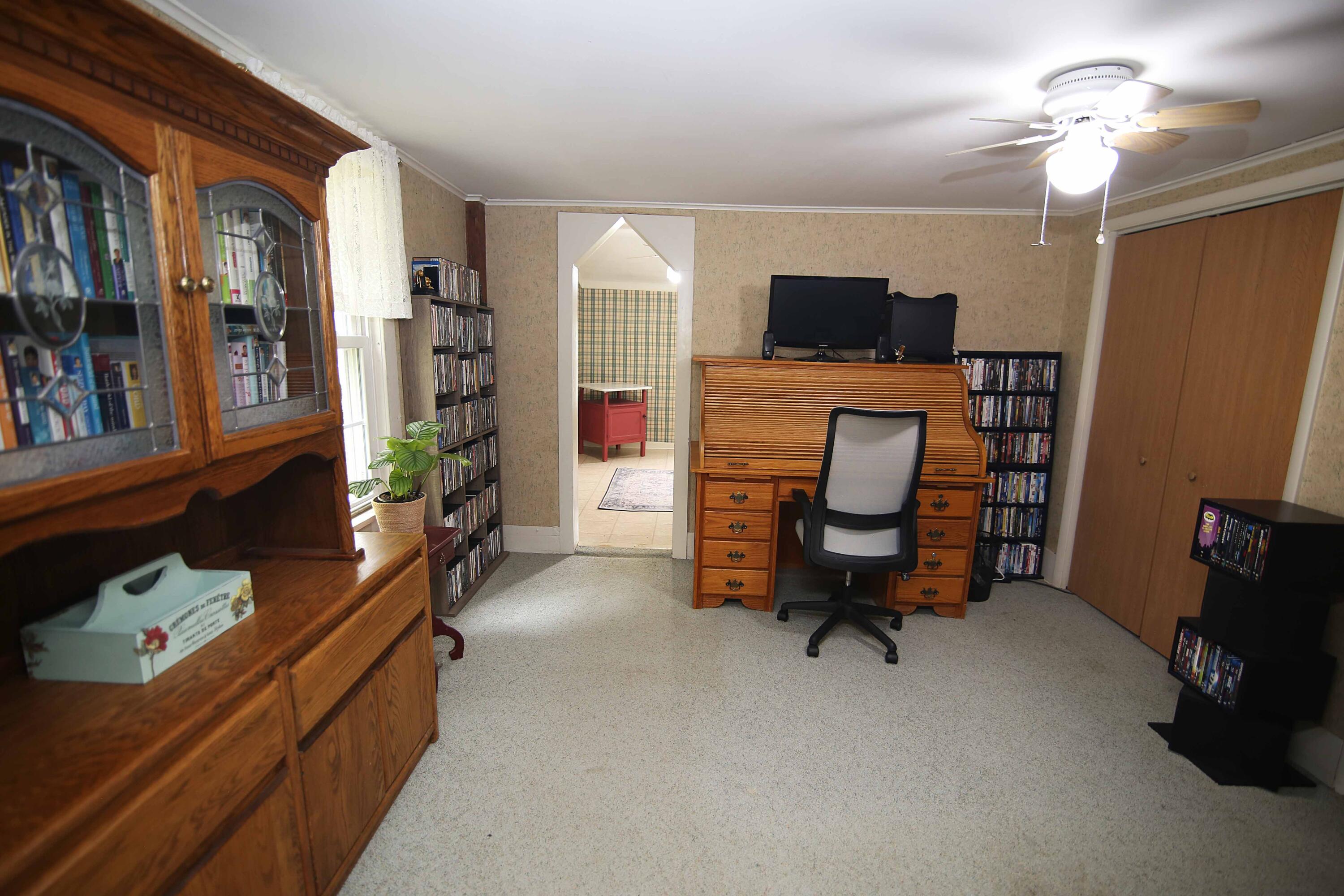 158 W Read Street Property Photo 17
