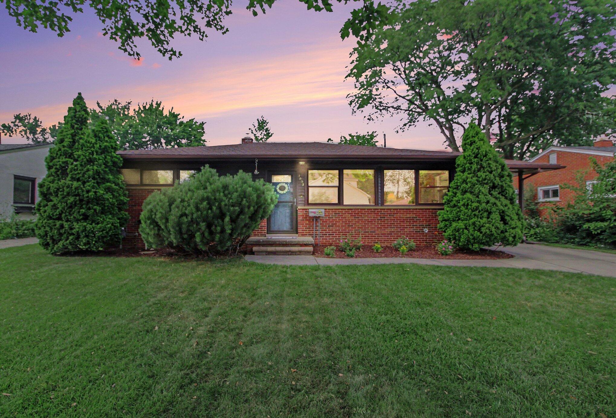 1832 Weldon Boulevard Property Photo 1