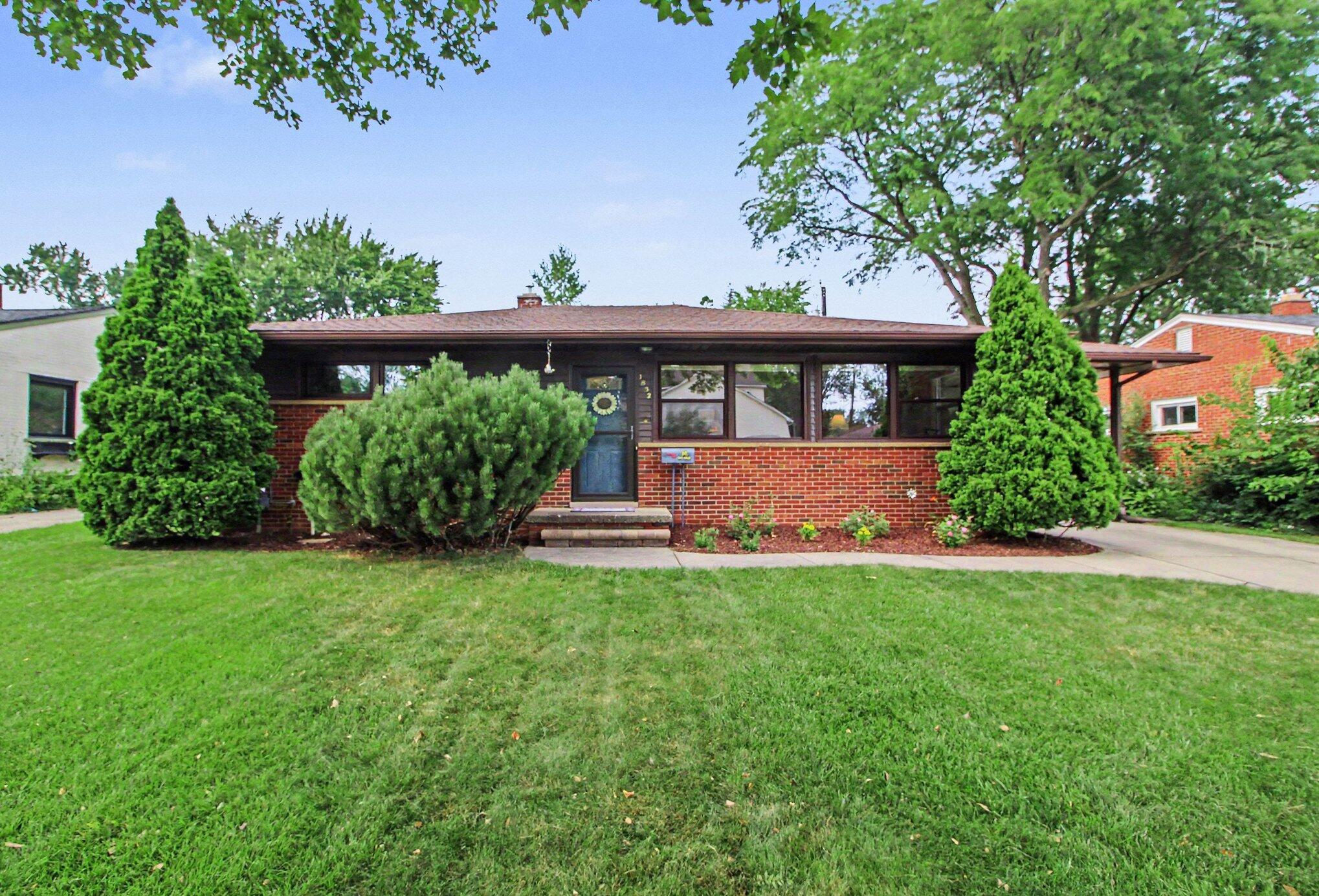 1832 Weldon Boulevard Property Photo 1