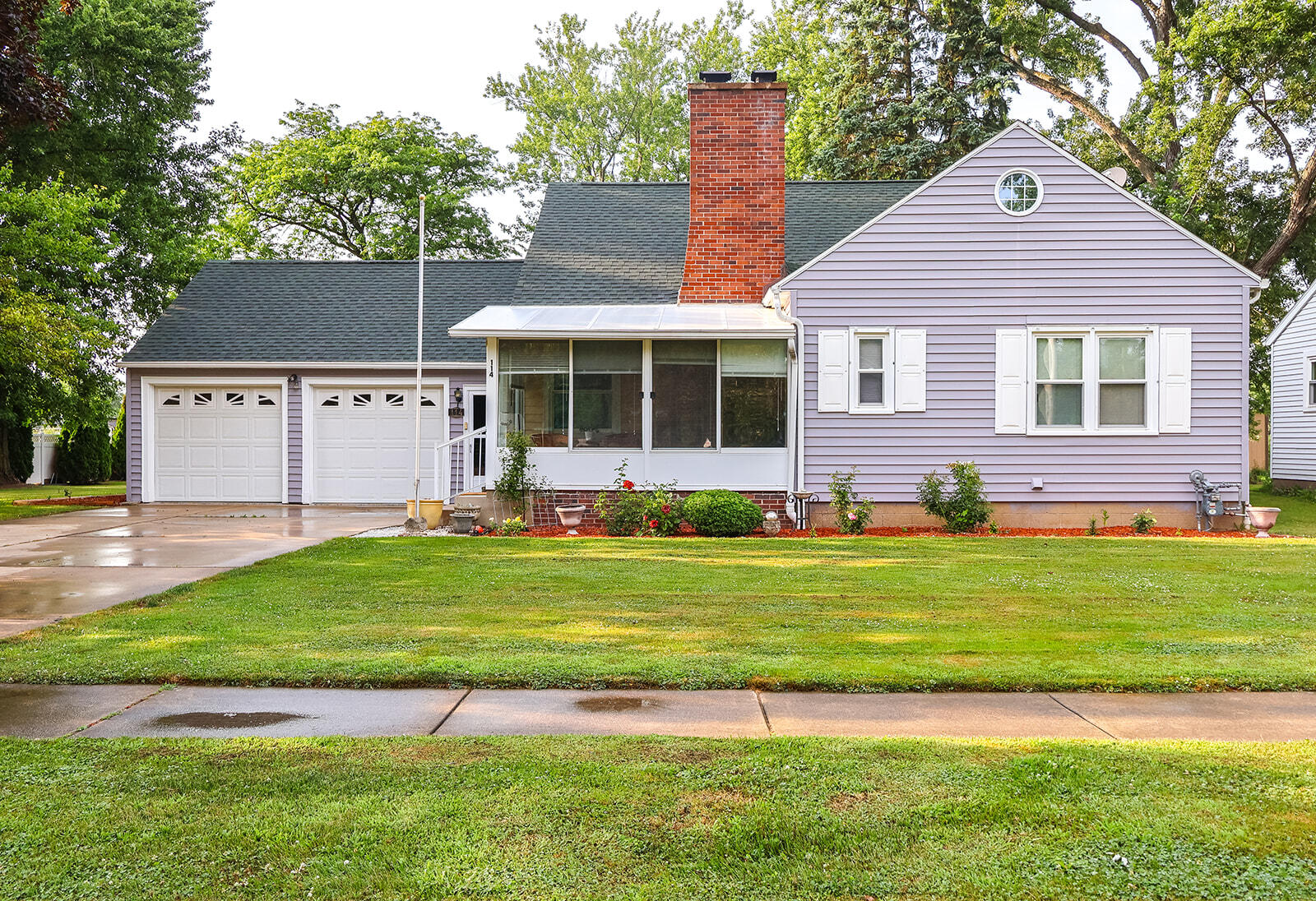 114 E Southeastern Avenue E Property Photo 1
