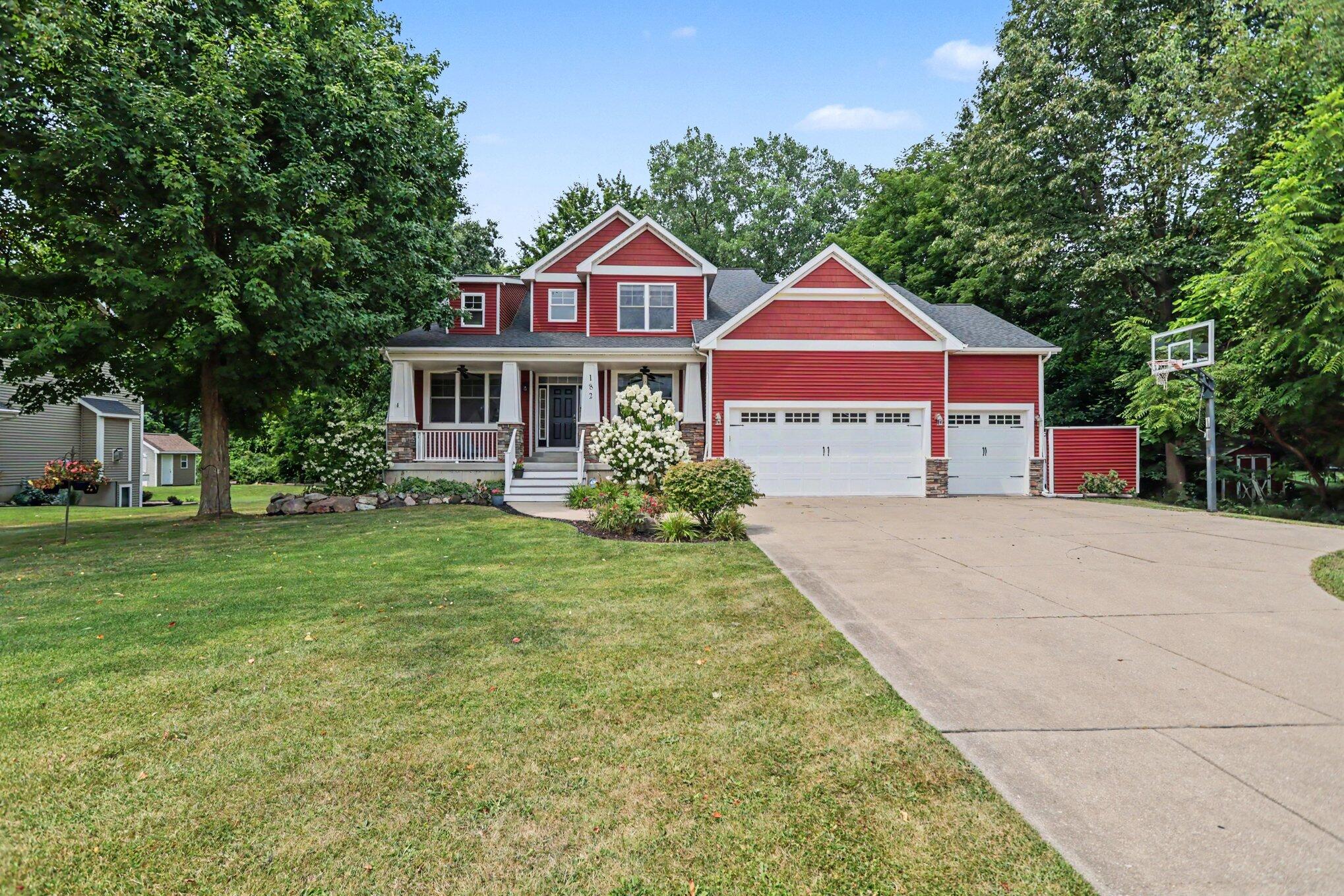 182 Woodhaven Drive Property Photo 1