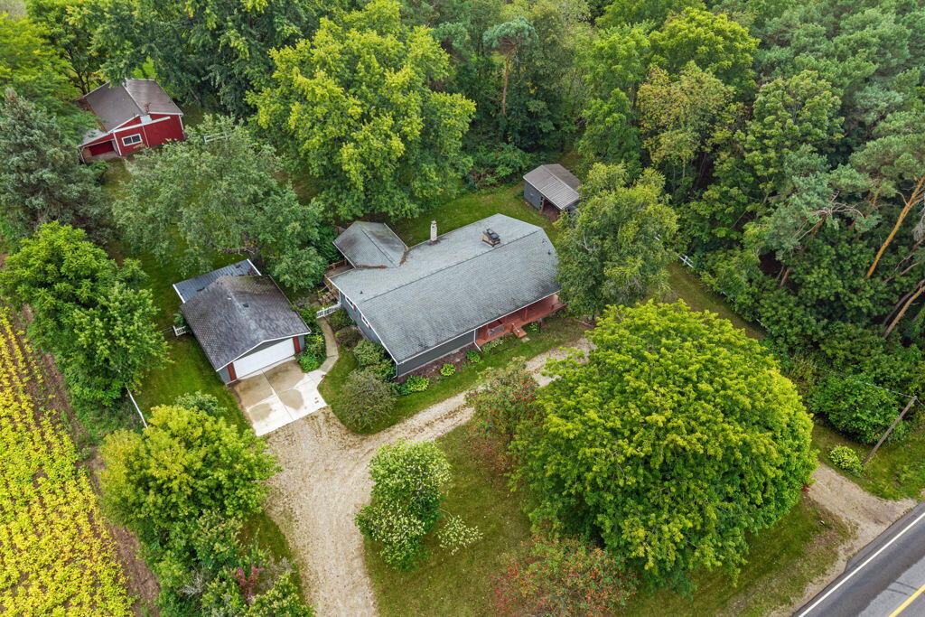 15747 Coral Road Property Photo 2