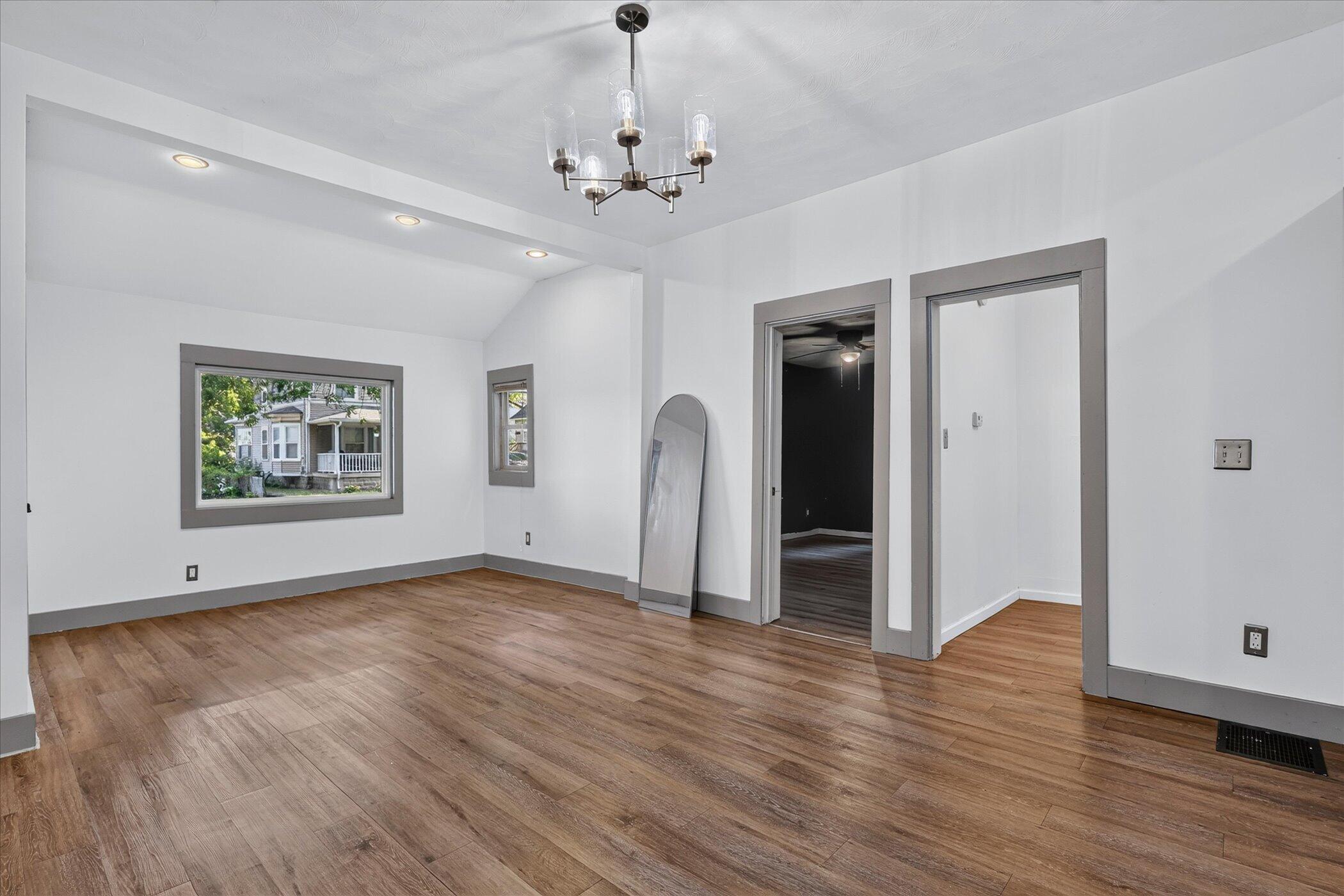 832 Thomas Street Se Property Photo 7