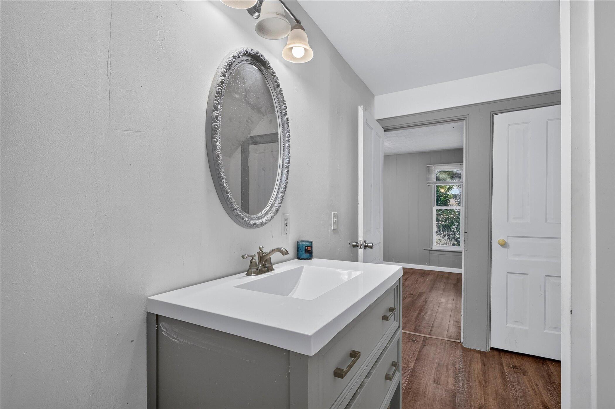832 Thomas Street Se Property Photo 16