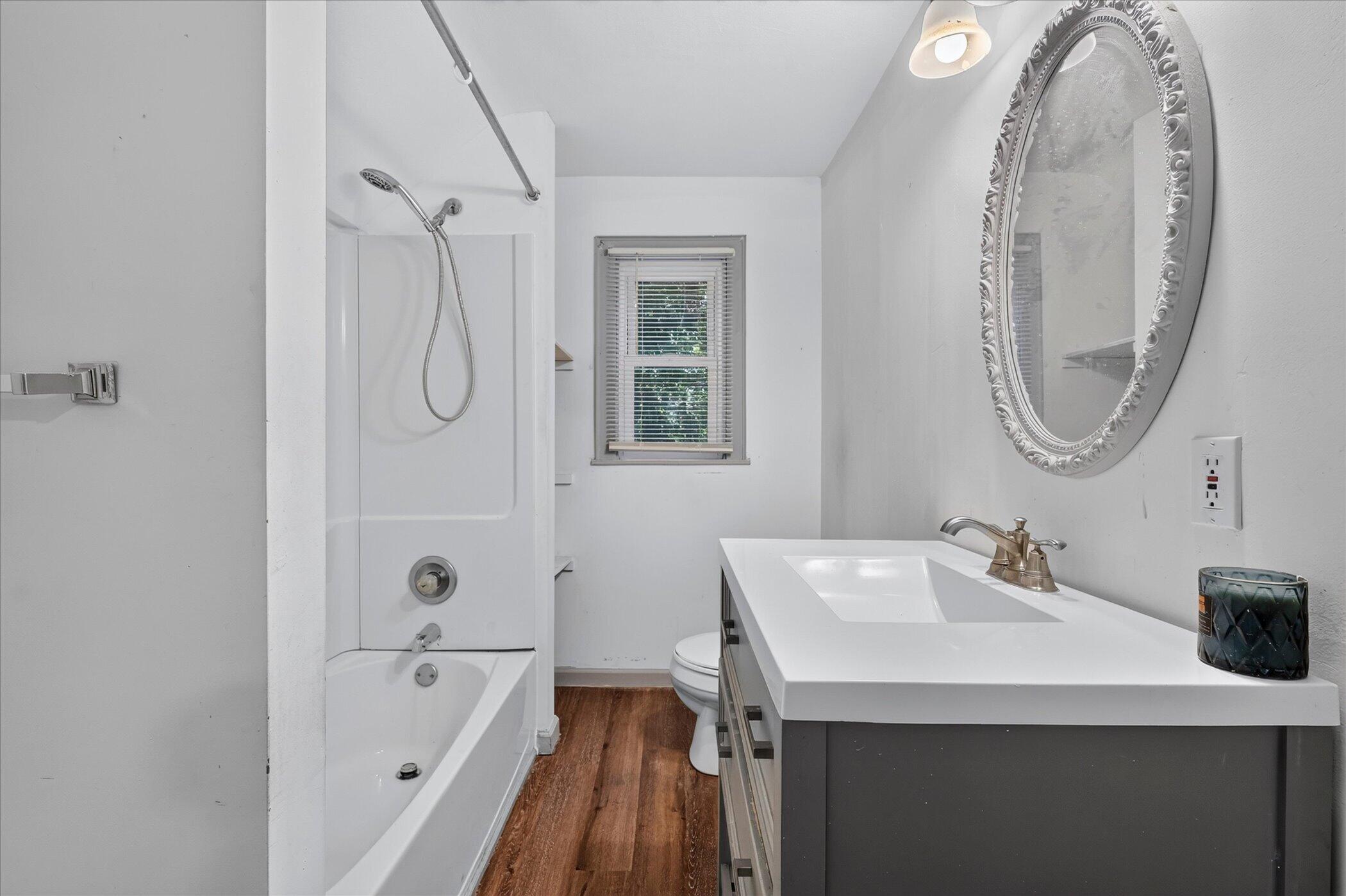 832 Thomas Street Se Property Photo 20