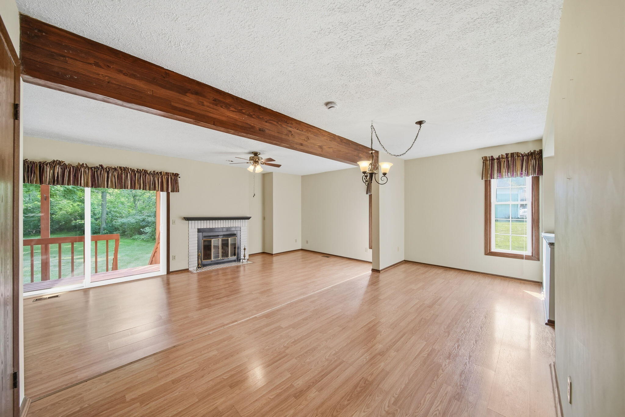 2760 Walden Woods Boulevard Property Photo 9