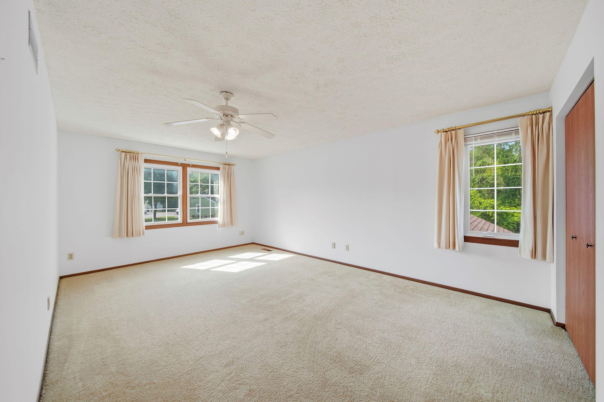 2760 Walden Woods Boulevard Property Photo 27