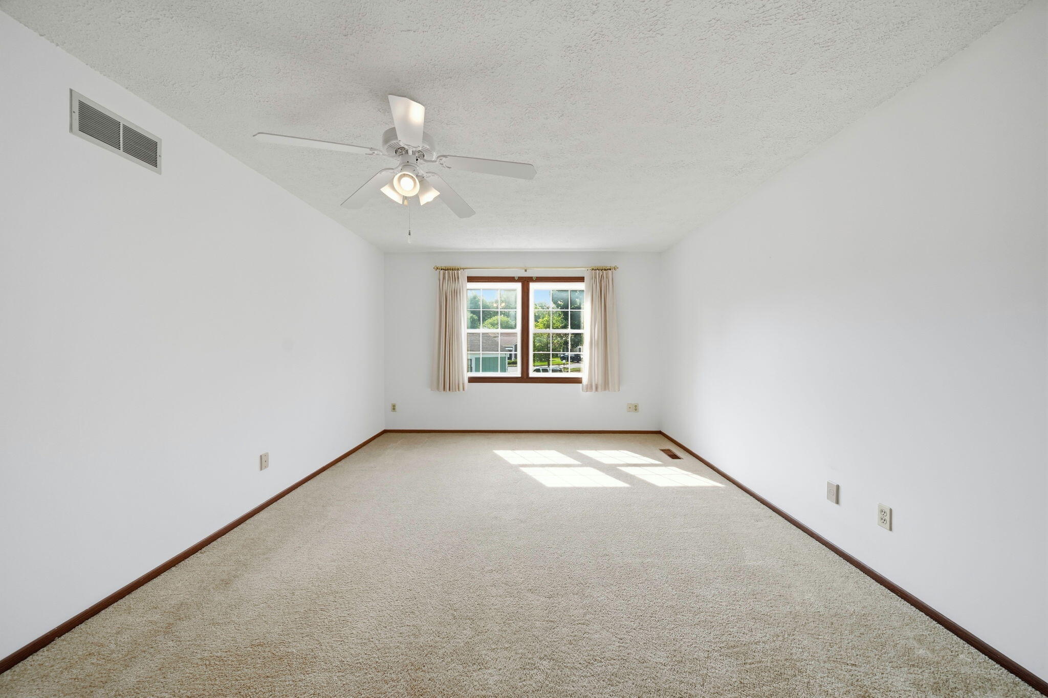 2760 Walden Woods Boulevard Property Photo 28