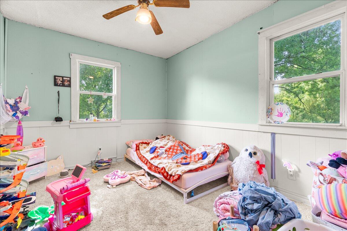 14133 North Avenue Property Photo 14
