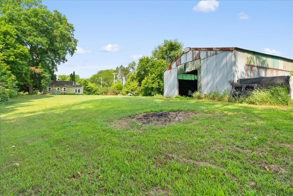 14133 North Avenue Property Photo 20